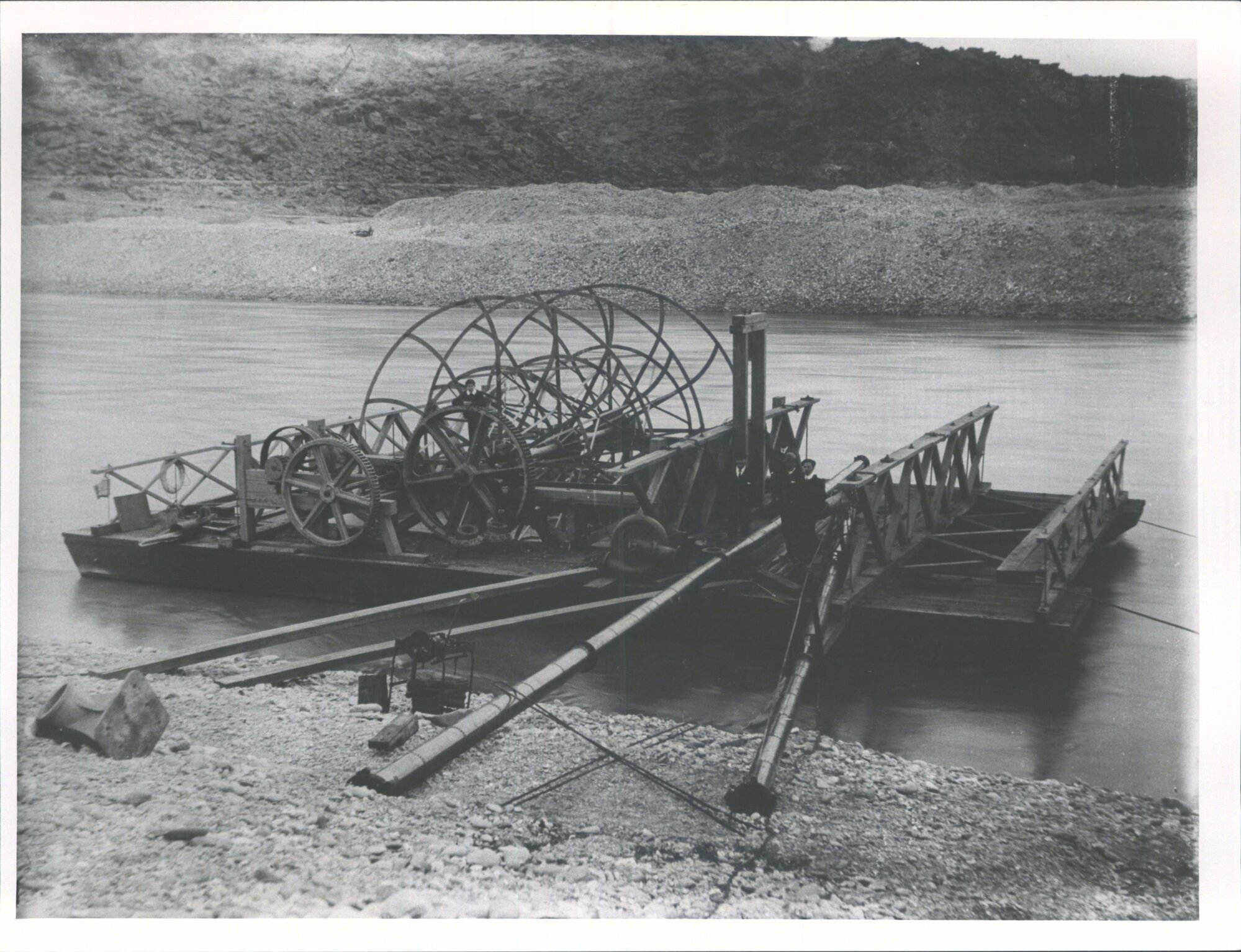 [Gold mining dredge]
