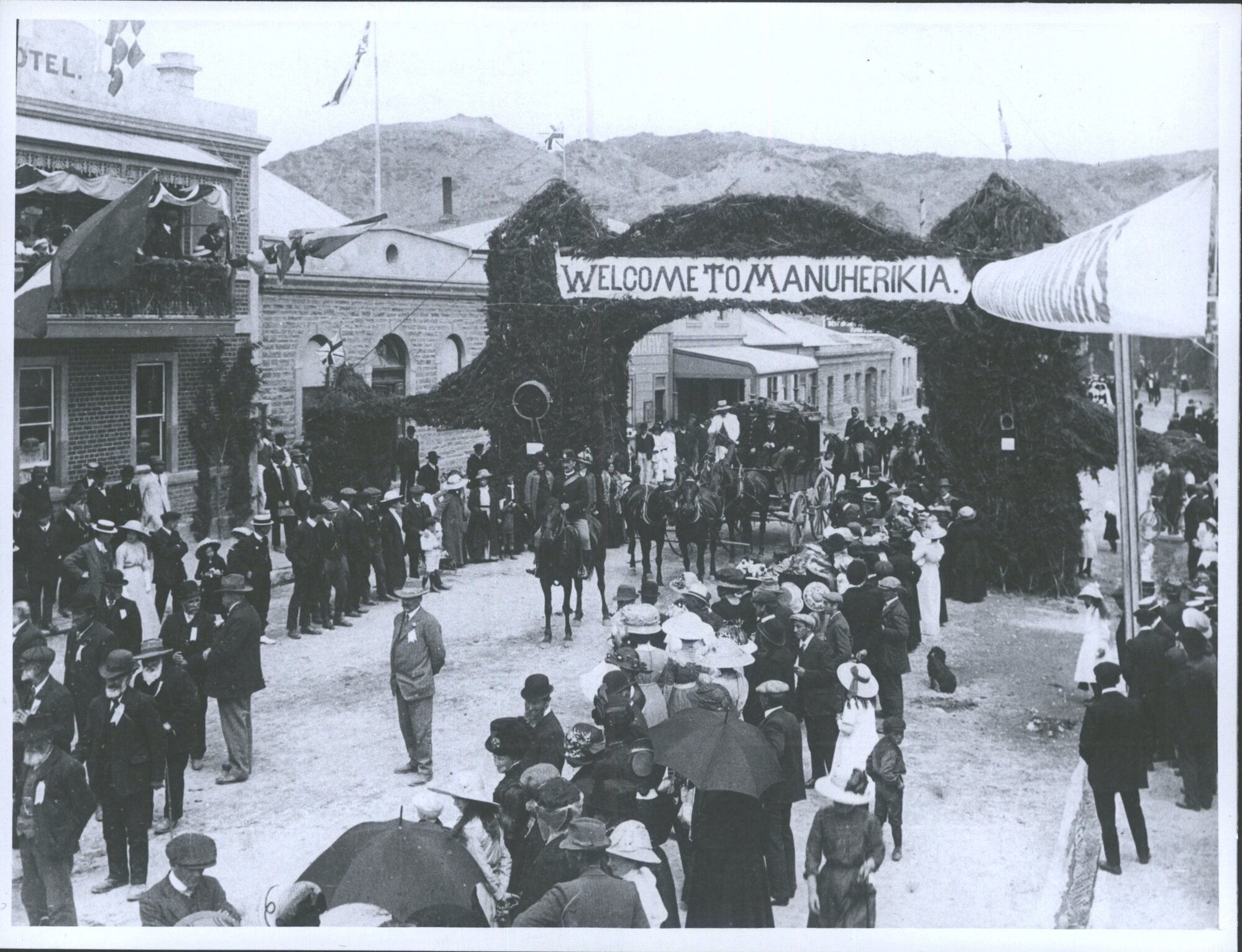 Procession at Alexandra: Dunstan - Manuherikia Jublee