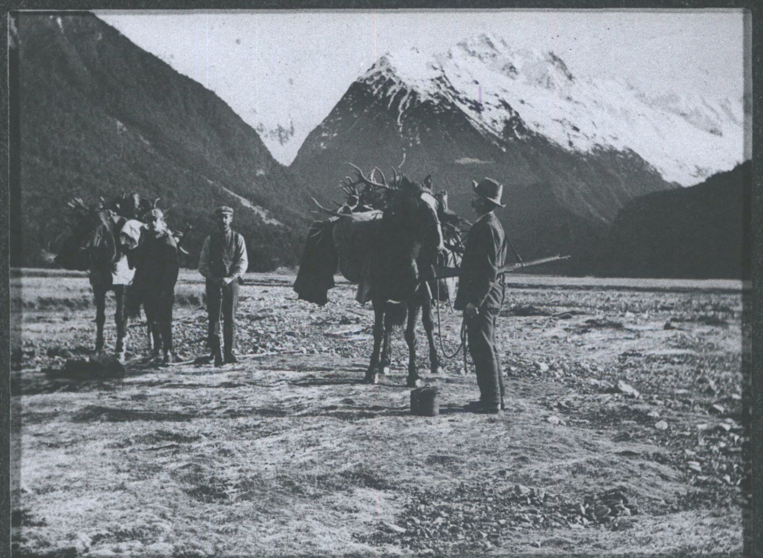 Kurow Museum Collection 93/8/6.Deerstalkers