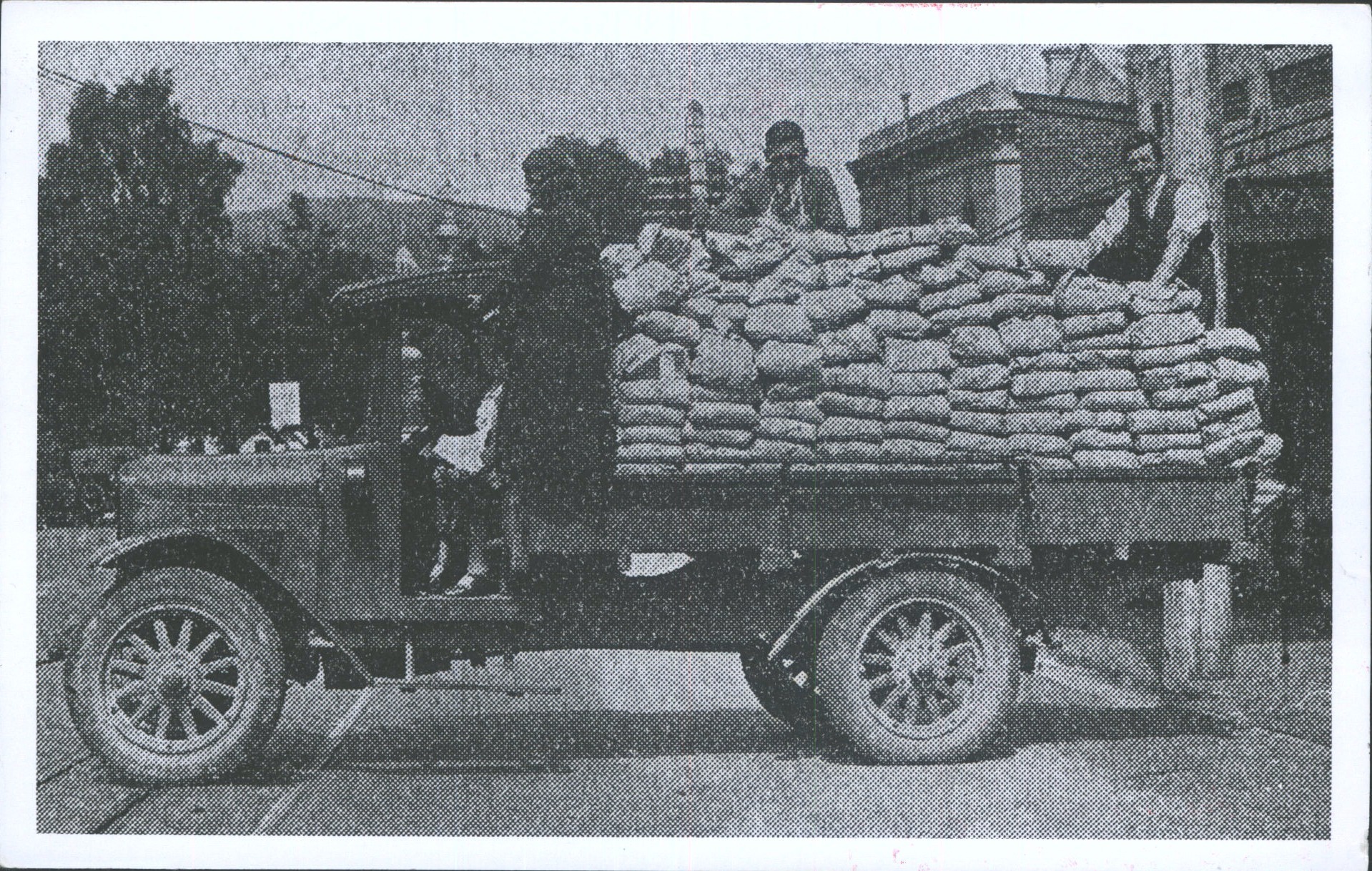 Central Mission, distributes Christmas gifts for the sick, aged, distressed families of Dunedin