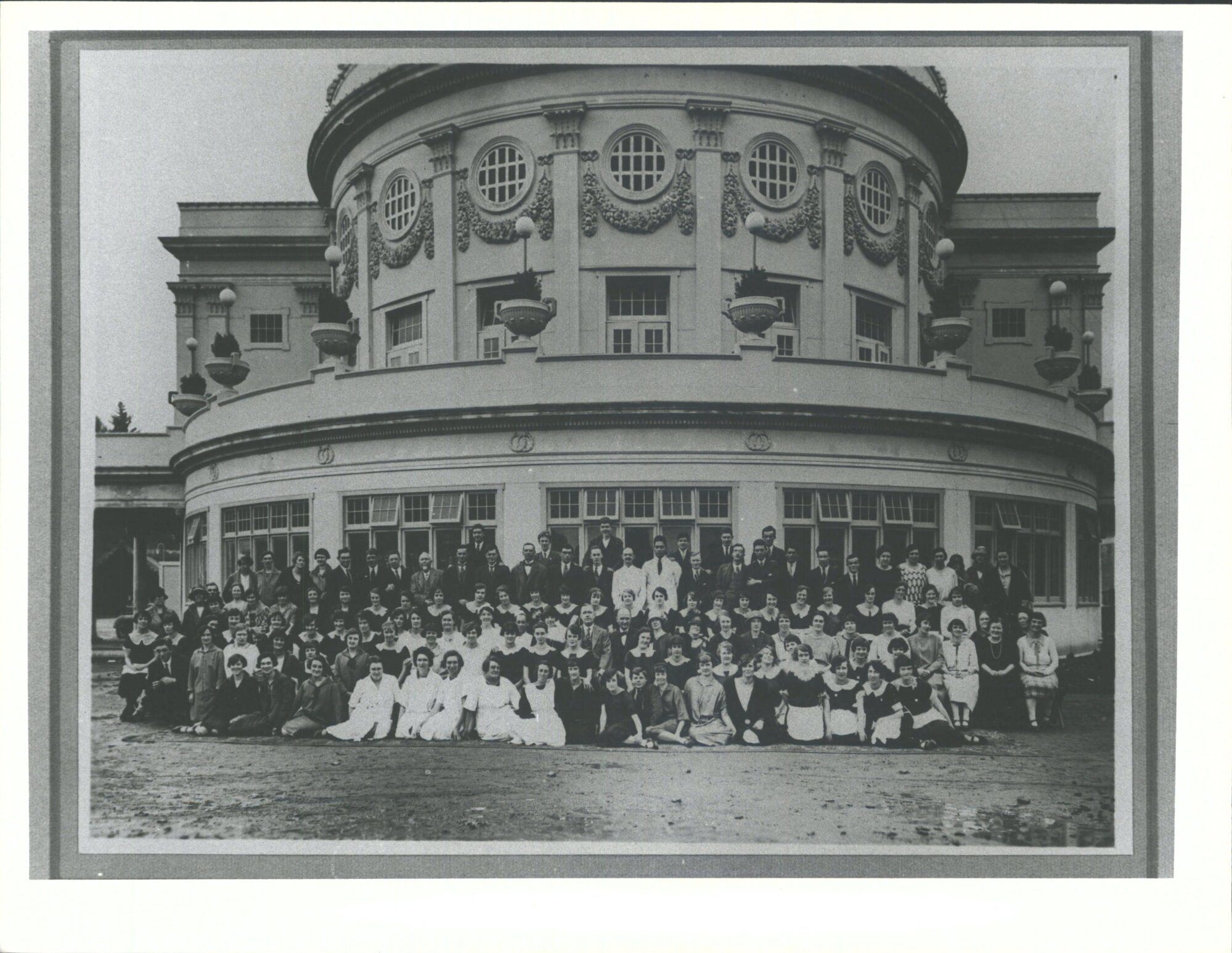 N. Z.   South Seas Exhibition Staff?