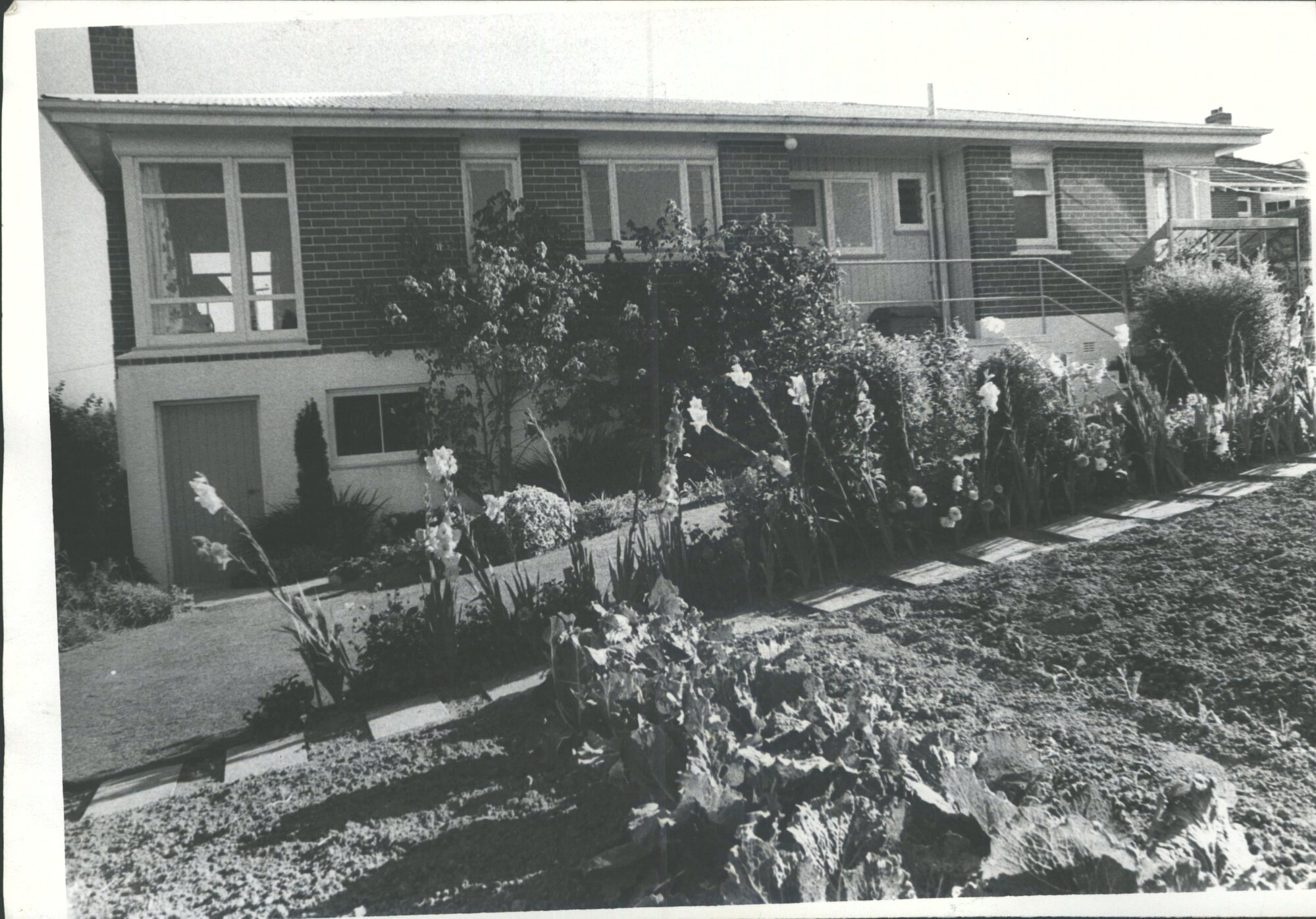 Class IV  2nd  Mr &amp; Mrs J G Burt, 36 Hood St, Wakari