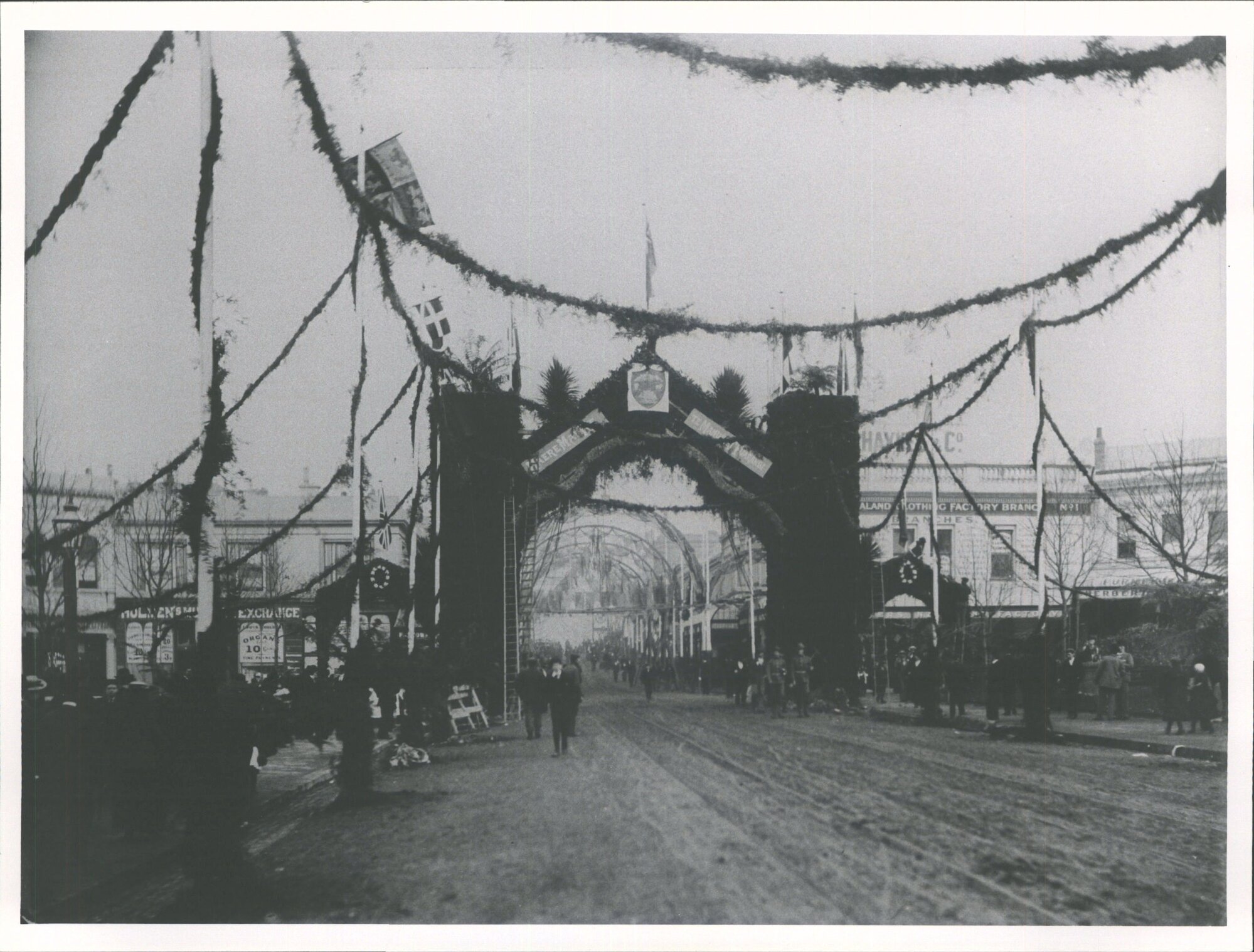 Duke &amp; Duchess of Cornwall, Floral Arch