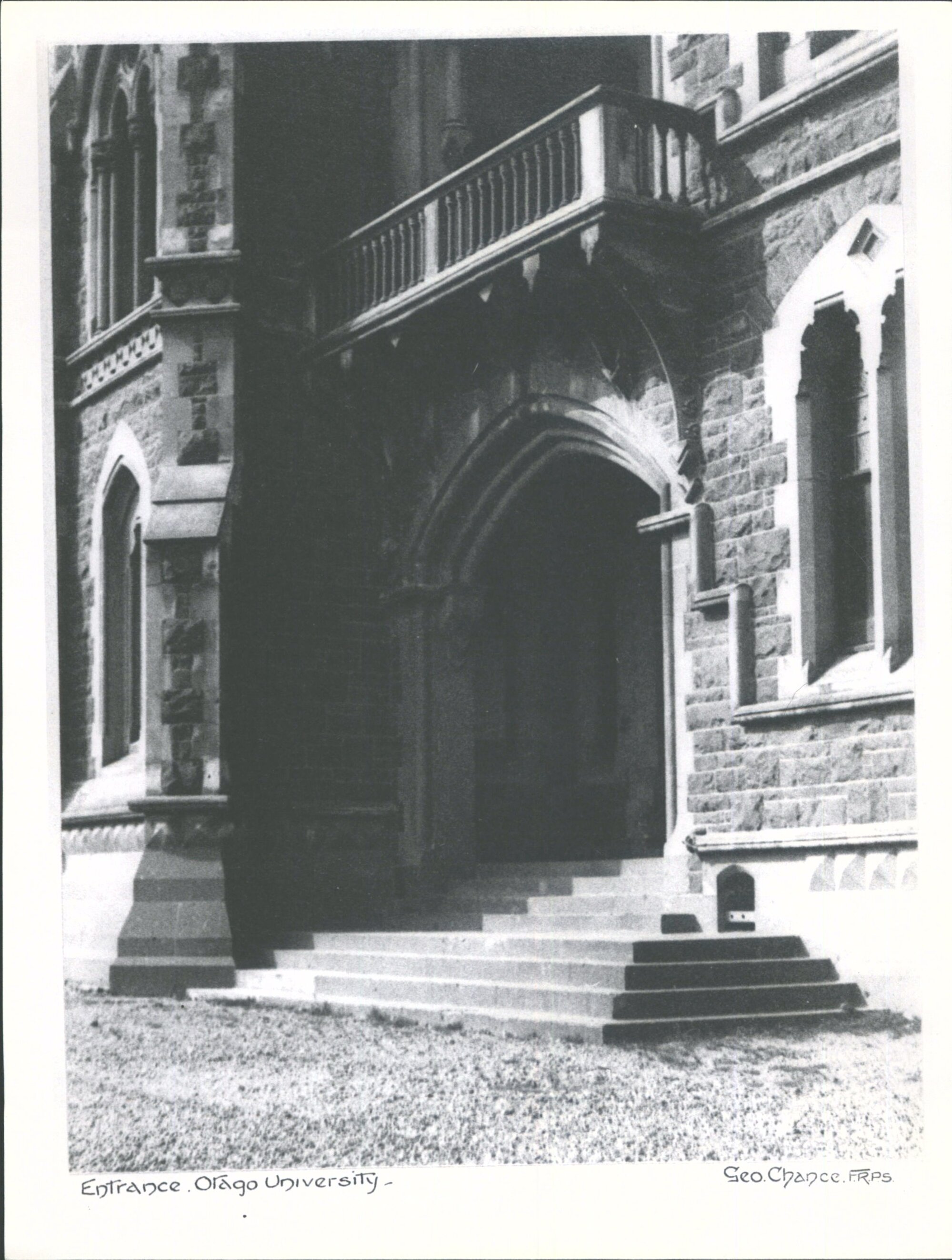 "Entrance. Otago University"
