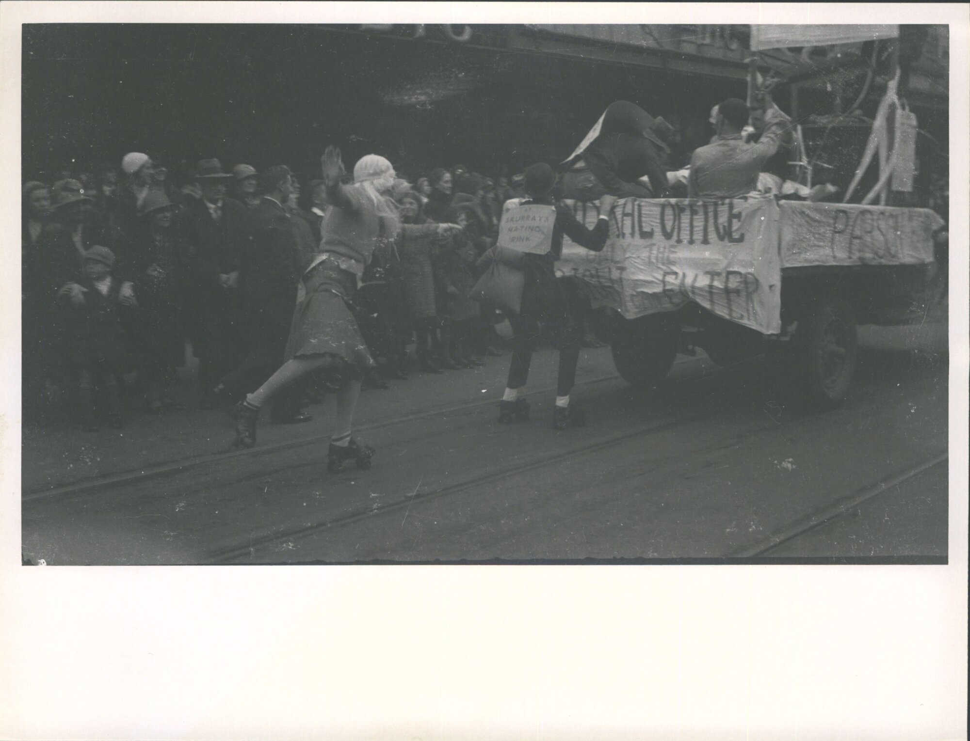 Procession 1933. Love on Wheels