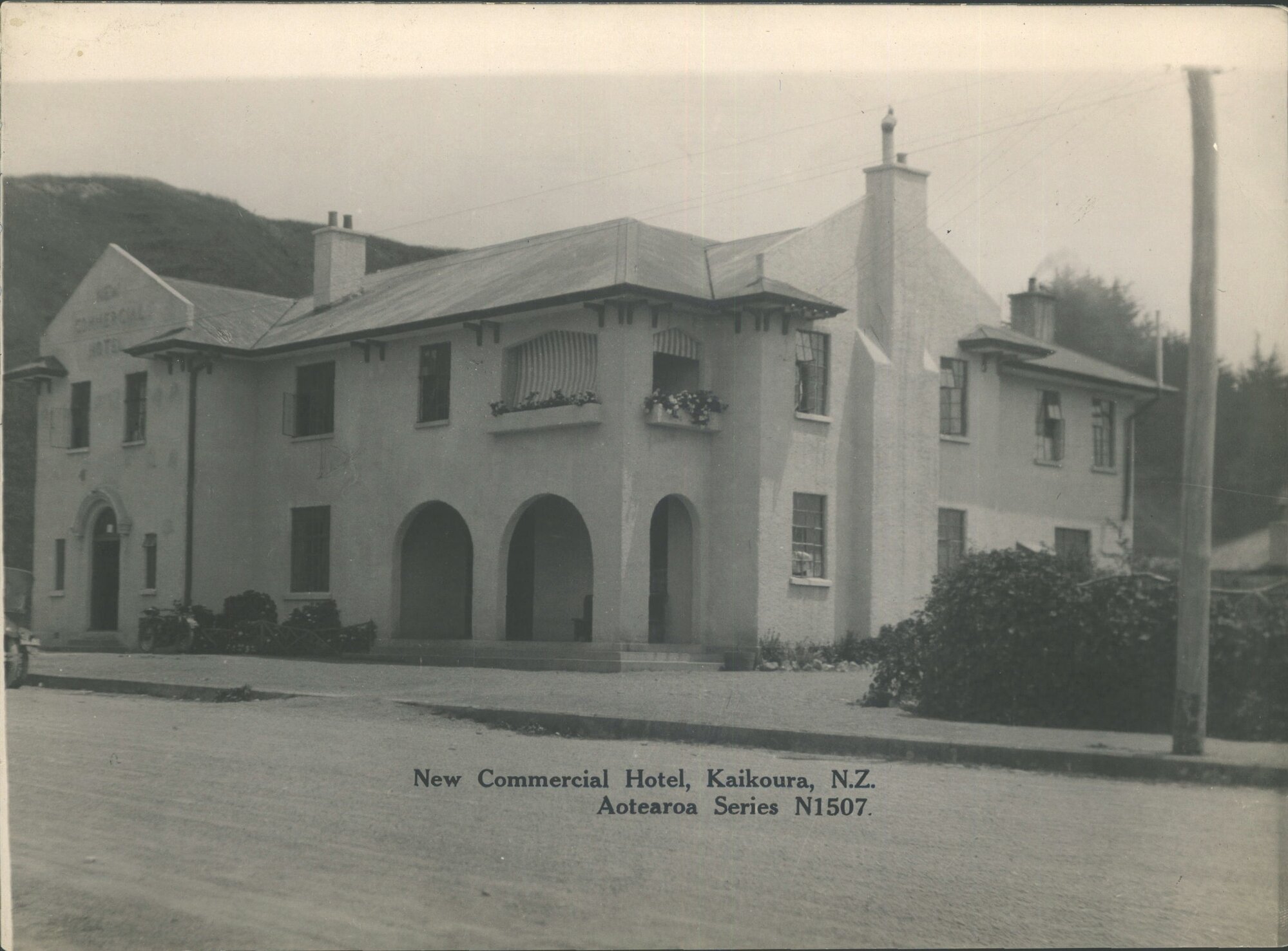 New Commercial Hotel, Kaikoura, N.Z.