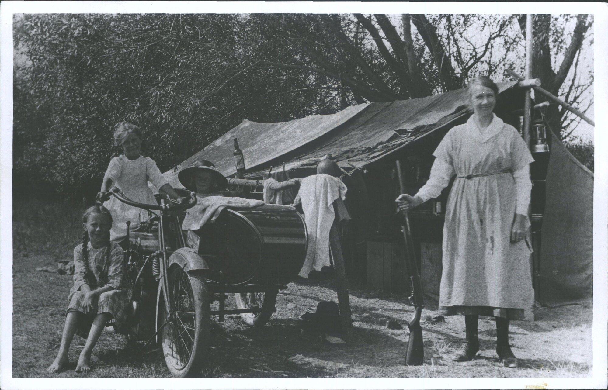 Camping holiday near Maheno, Kakanui River, Oamaru' "The Willows" between Gemmels Crossing &amp; Maheno (A camping holiday rabbit fo