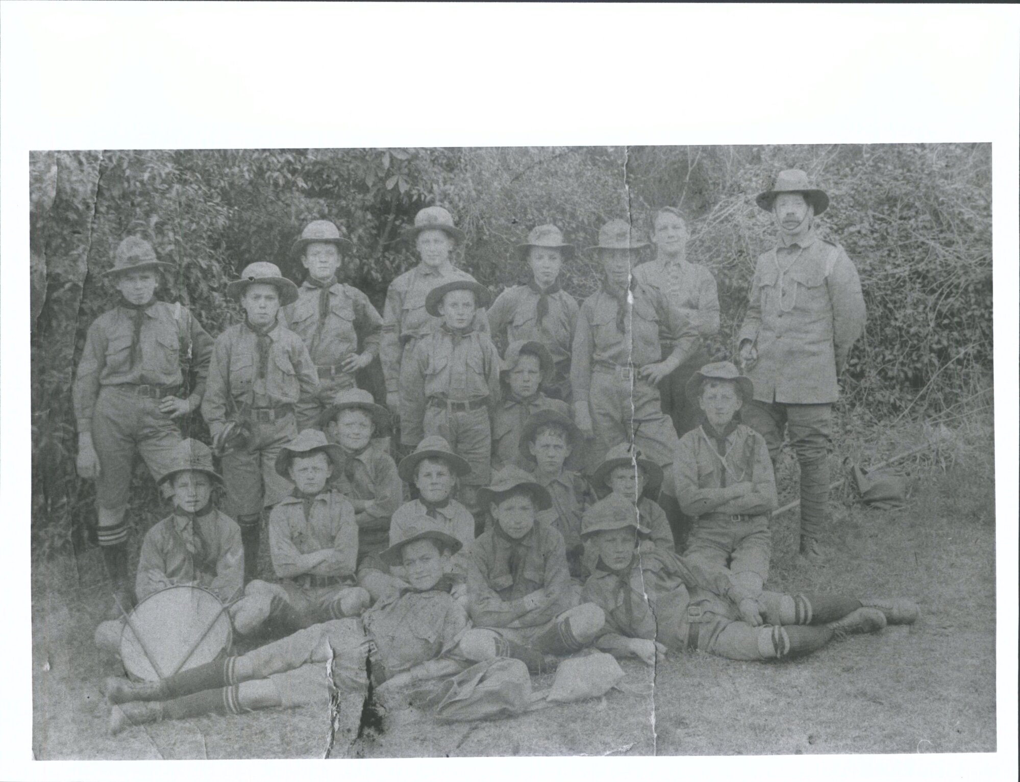 Kaikorai or Roslyn scouts. Scout leader - Edward Millin who came to New Zealand on the "James Nicol Flemming" in 1874 (aged a few months)