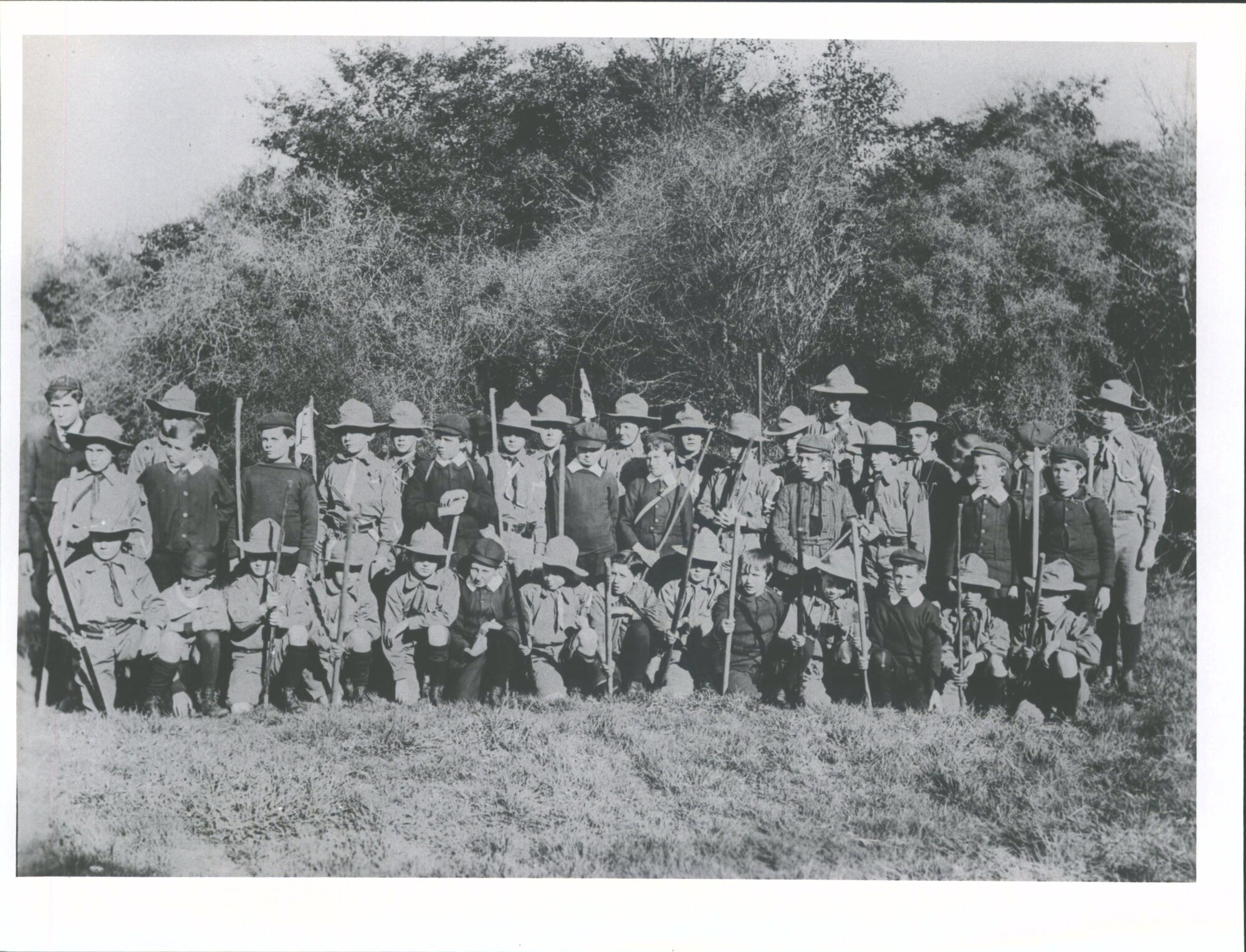 Woodhaugh Gardens, 1909 (possibly 1st Scout troup in Dn)