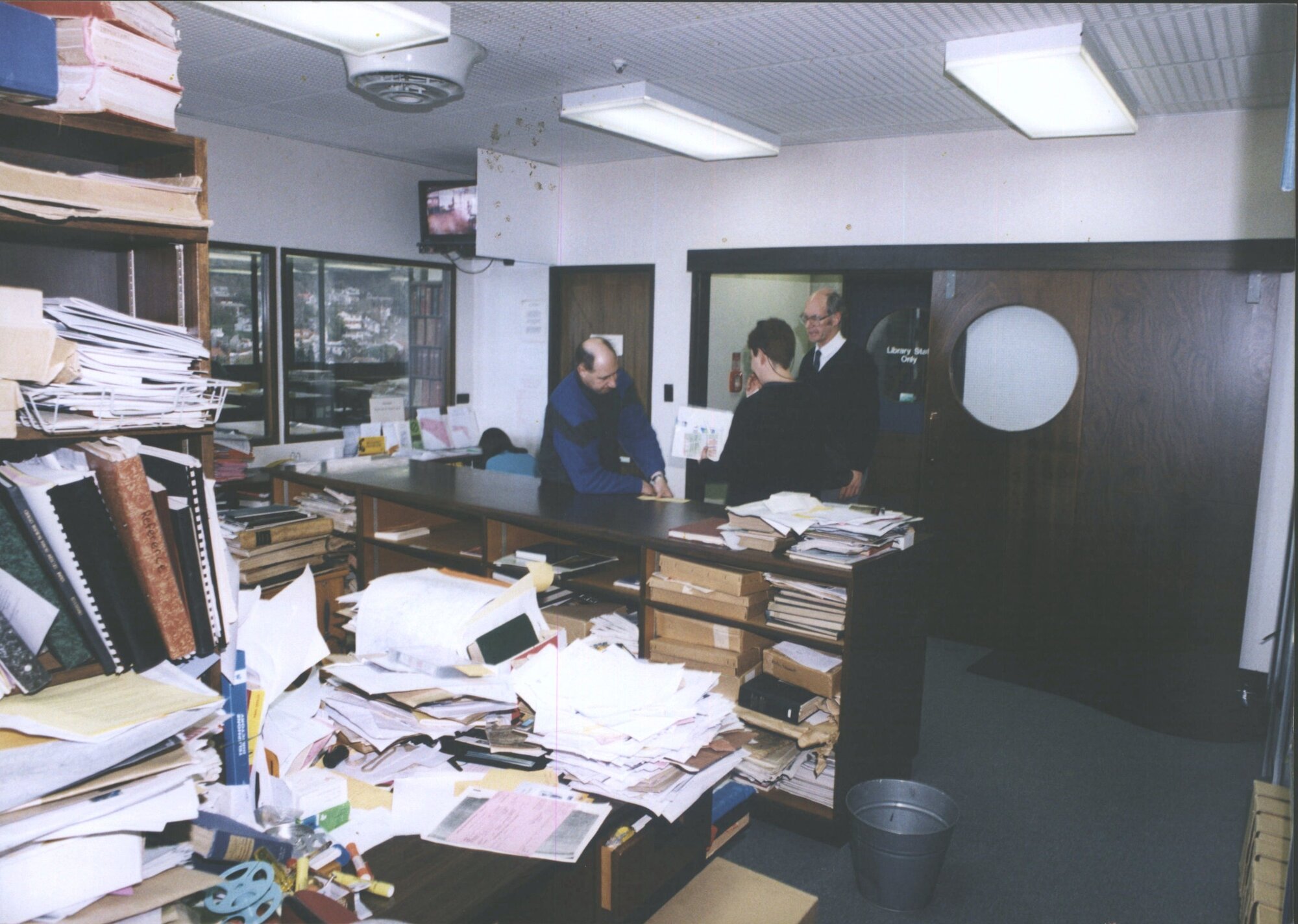 Hocken Building, Reference are (5th floor) David McDonald (On right) Reference Librarian Sept 1998