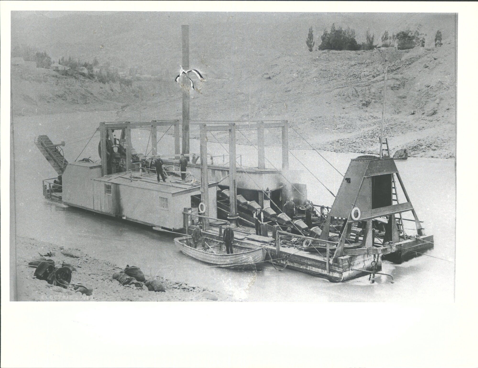 Gold Dredge - Electric no 2 (Mc George) from Cromwell to Bannockburn