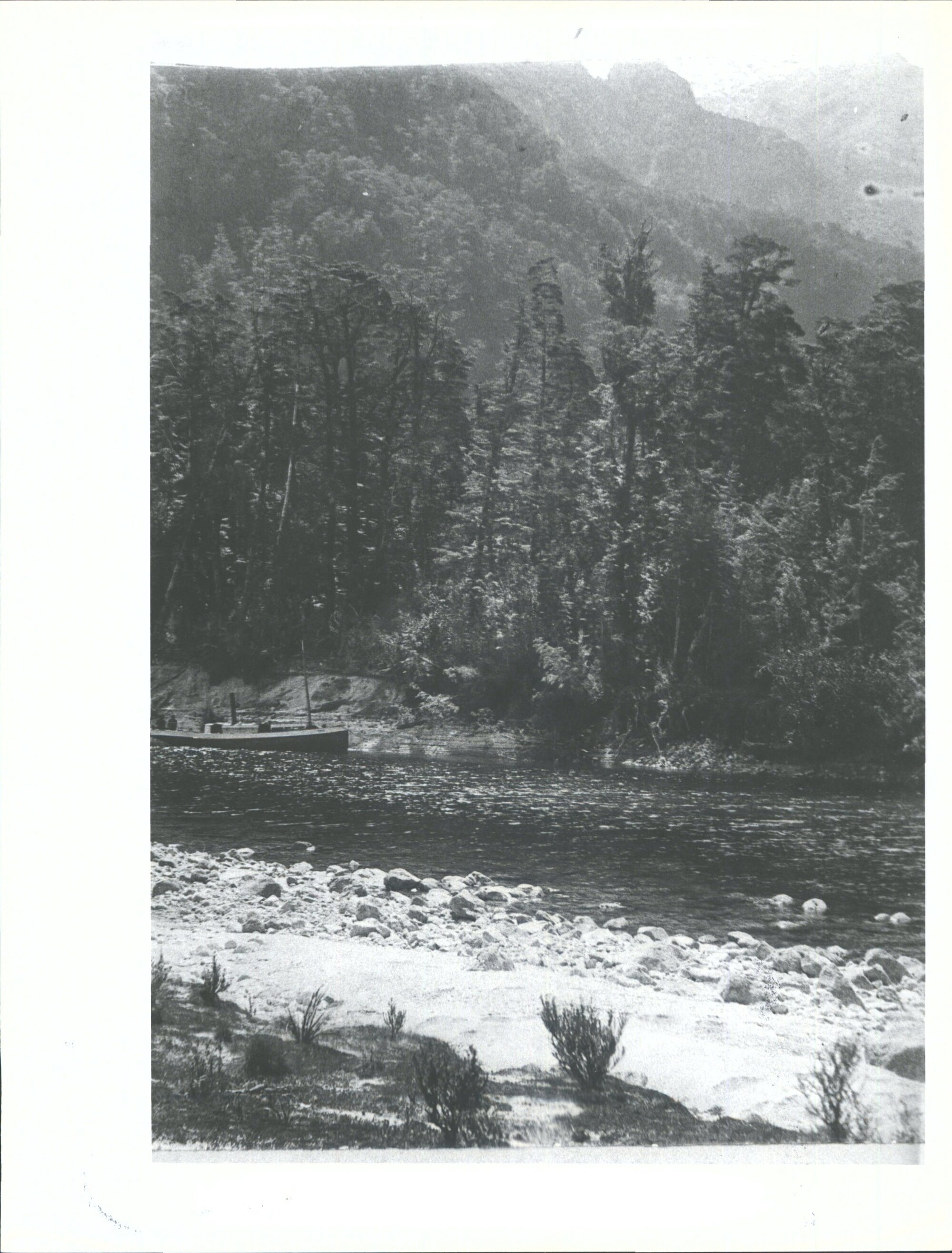 Freemans River &amp; Launch 'Titiroa"