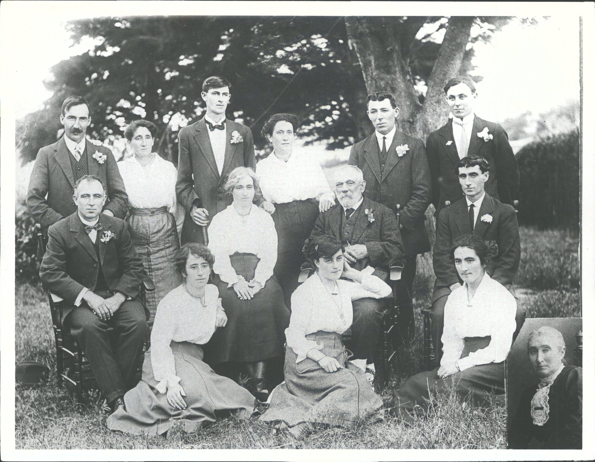 "Grandma's Funeral 1918"    Fred, Jacks, Mary, Herbert,  Sue, Pat,  Bill, Grandad, Anne, Harry (B. 1878), Elsie, Lucy Jane