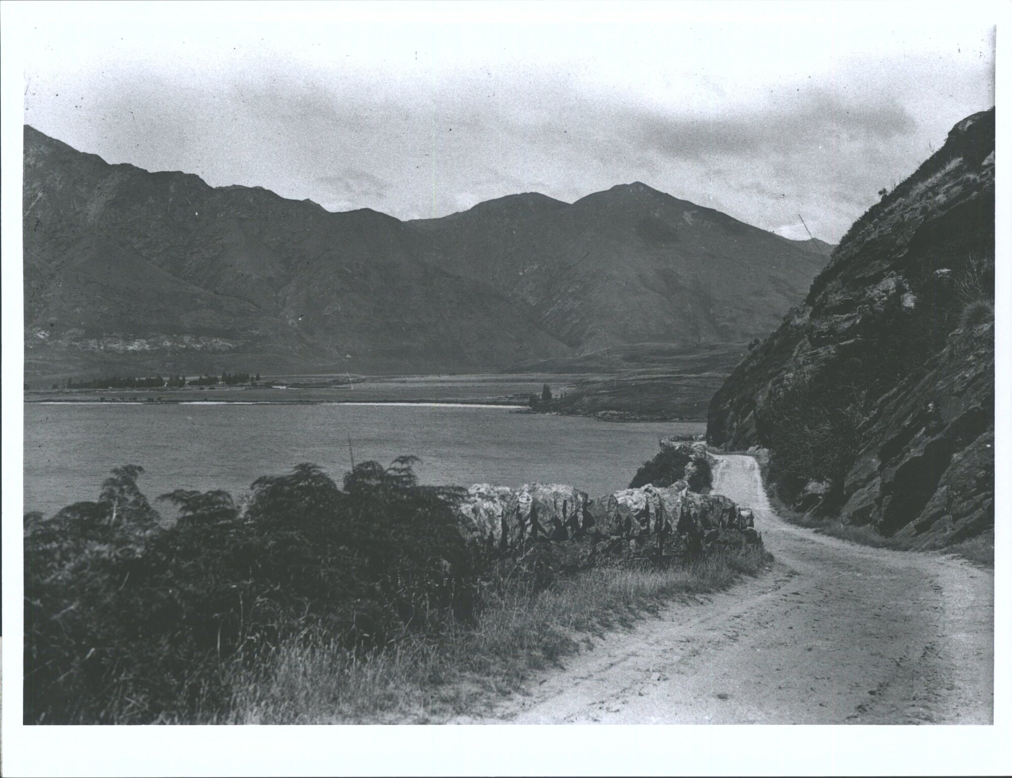 "The Bluffs Glendhu Bay."