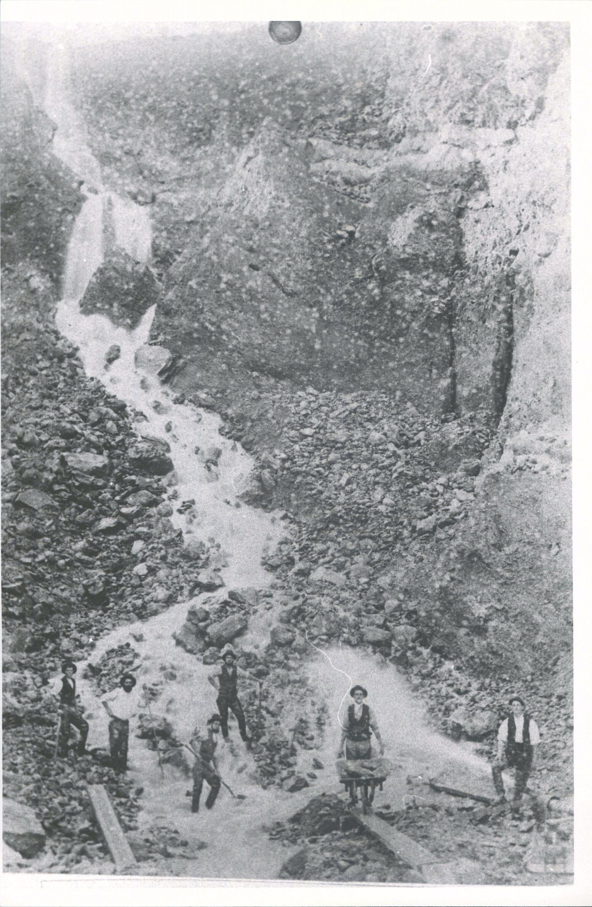 Ground Sluicing at Matakanui Claim worked by the Reeds