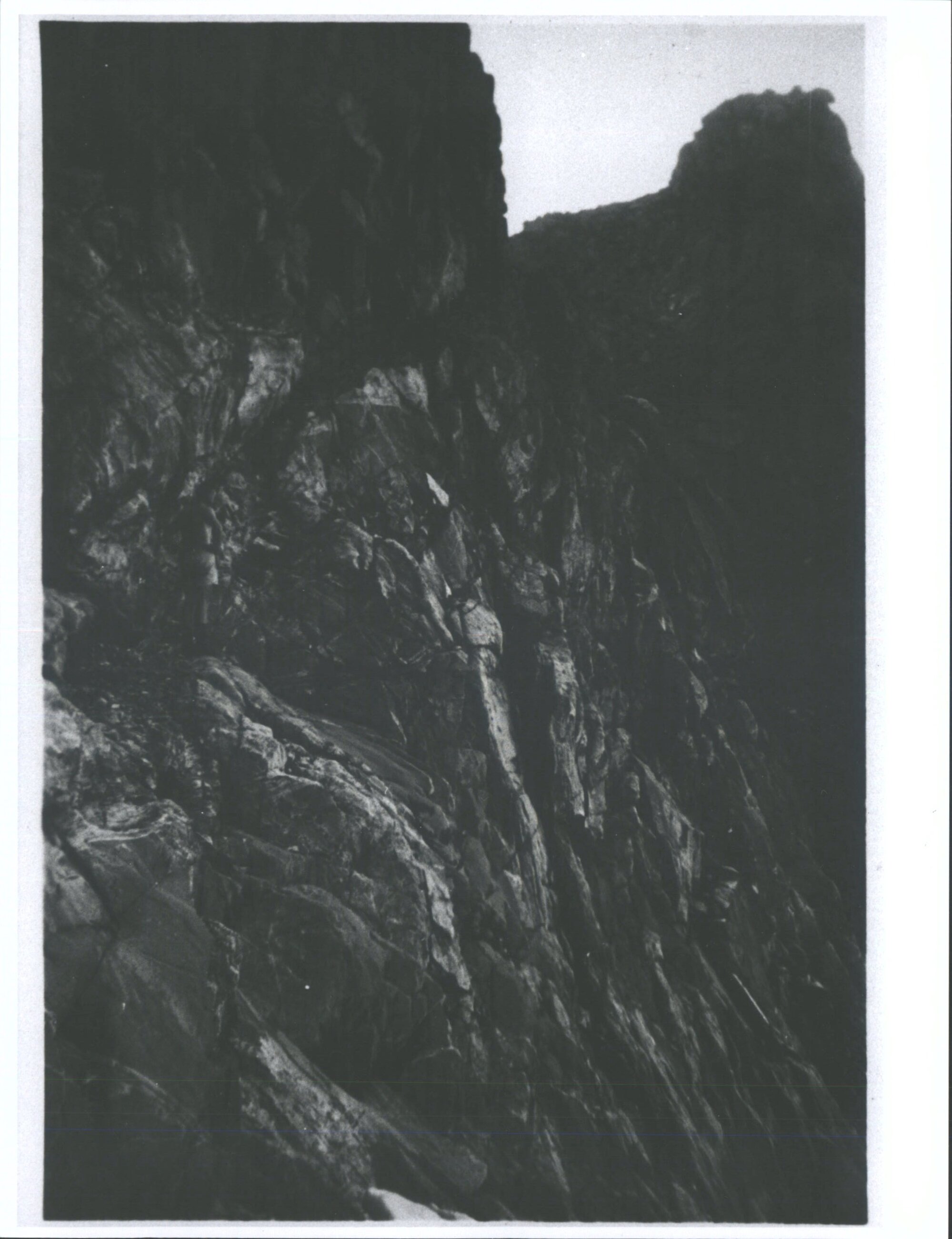 "Lodge on the Milford site of Lyttle's  Dip, on the Grave - Talbot route to Milford Sound. Go up the ledge to the Dip, just out