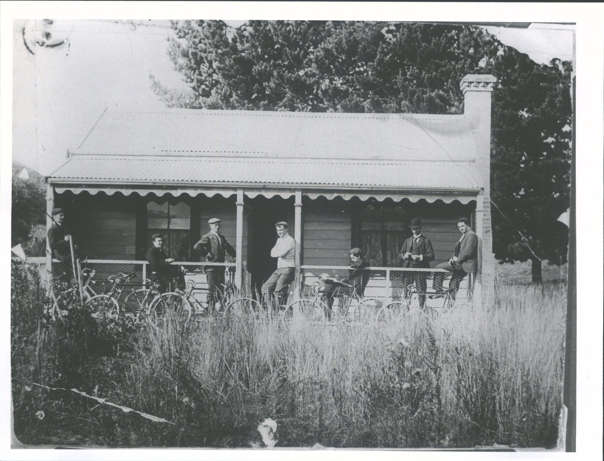 Dredgemans Cottage, Craig Road    1.?2. Charlie Morris3?4. Harry Jenkins5. ?6 ?7 Alf Valentine