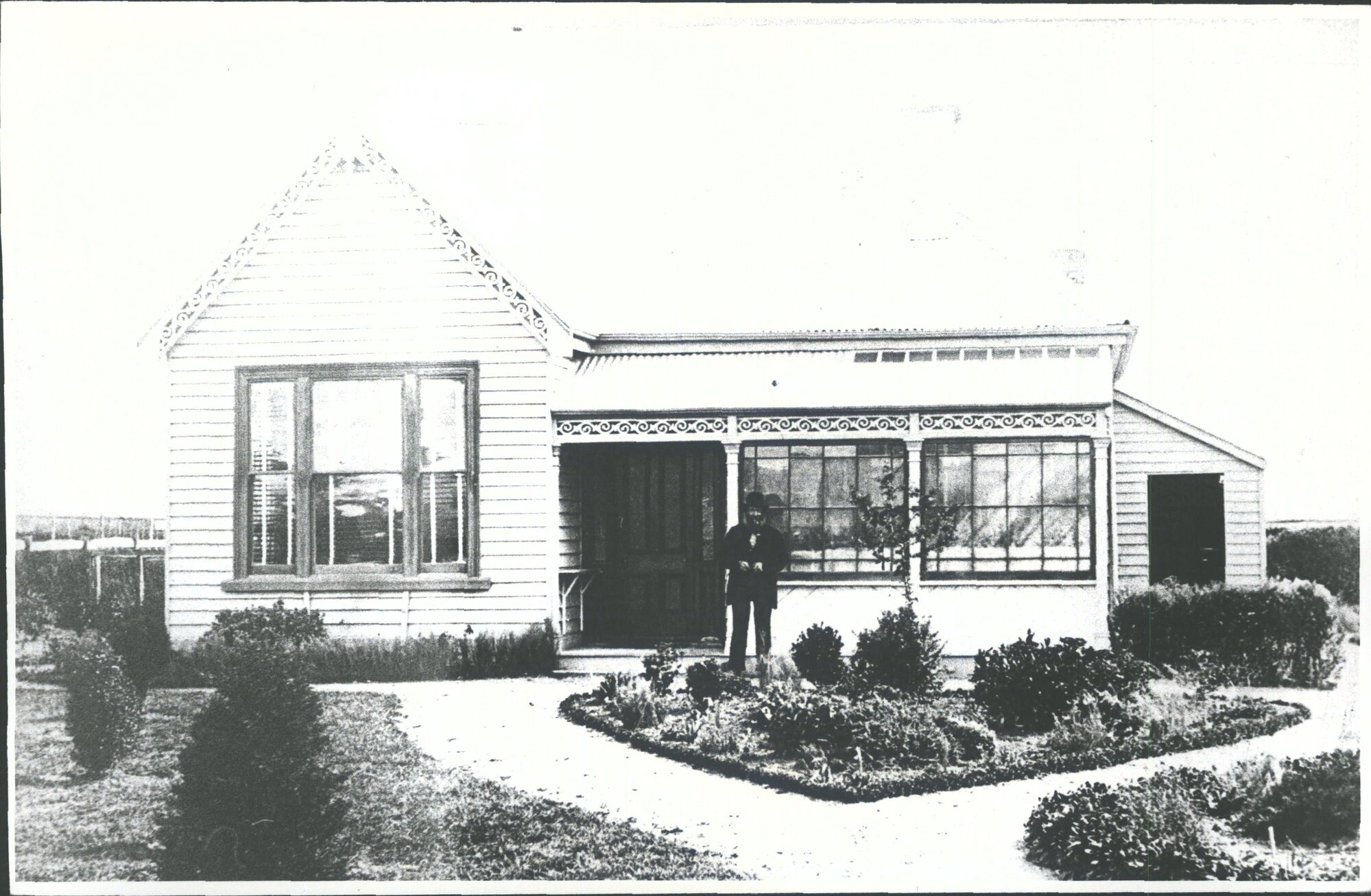 House, Gordon Road Mosgiel. Built by Alexander Smith having sold his farm 'Spring Gardens' at Wingatui.