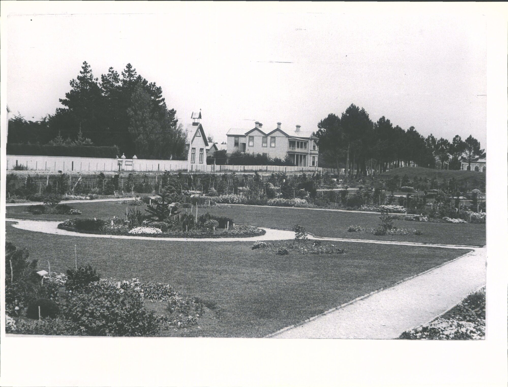 No 2 Gardens. Looking S. W. from Corner about Fourth-Canon R. C. Property beyond