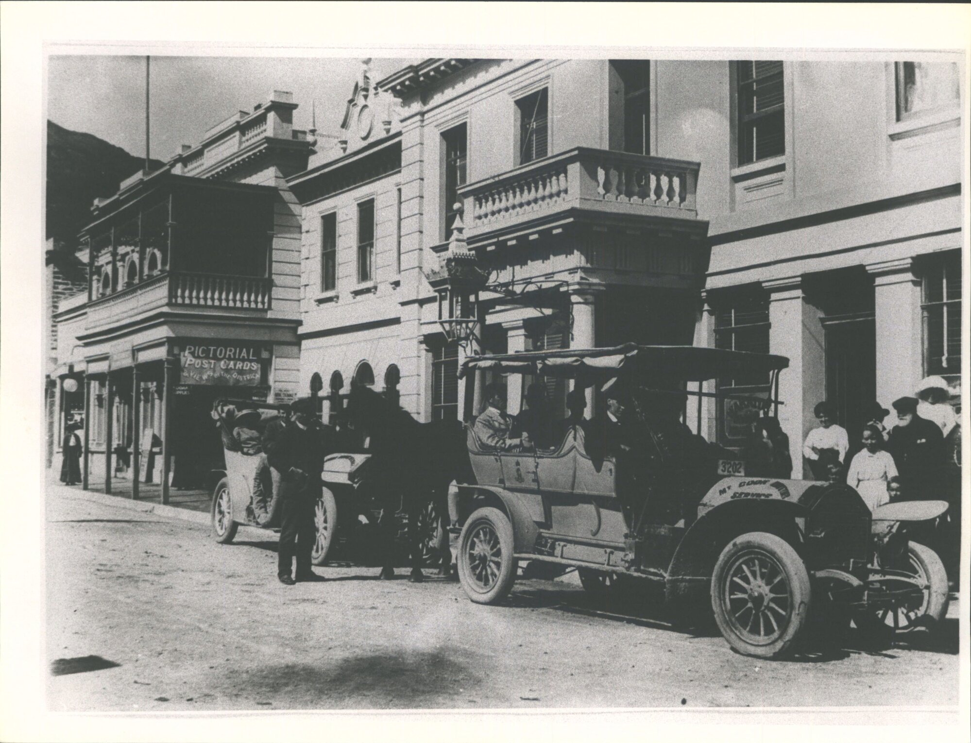 Mount Cook Service to Queenstown [Darracq]