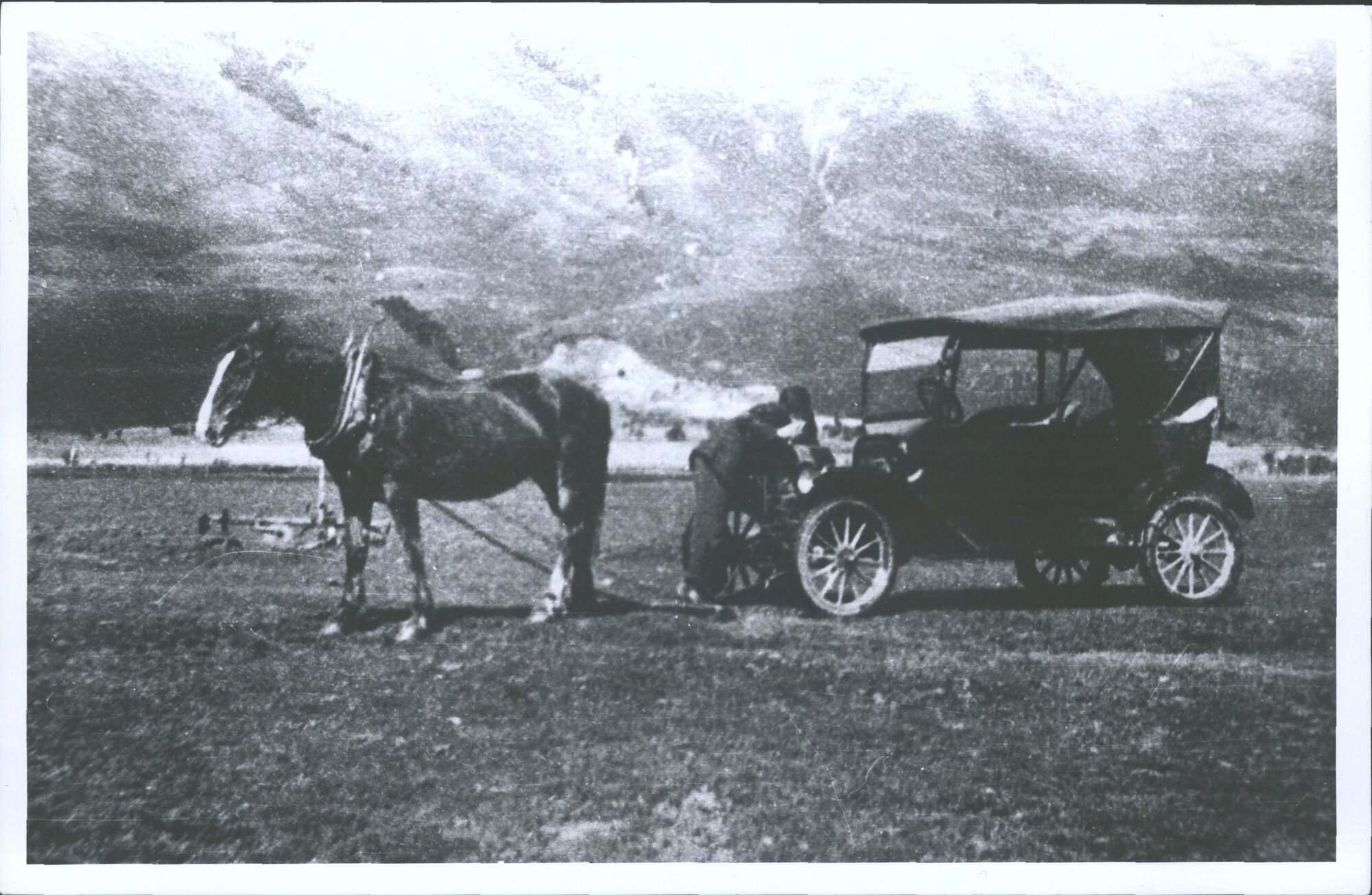 Horse versus carpower Ford 'T'