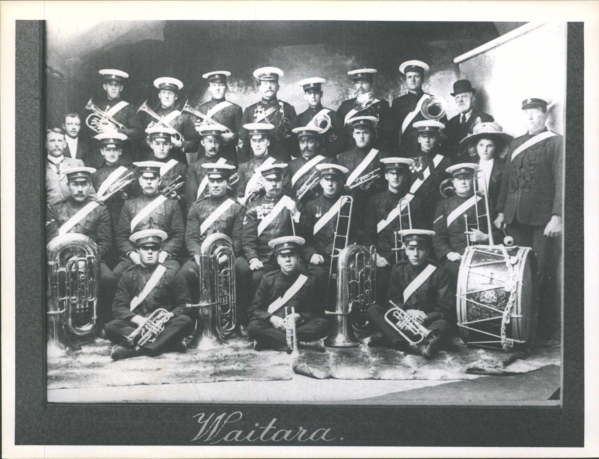 MUSICAL GROUPS - BANDS