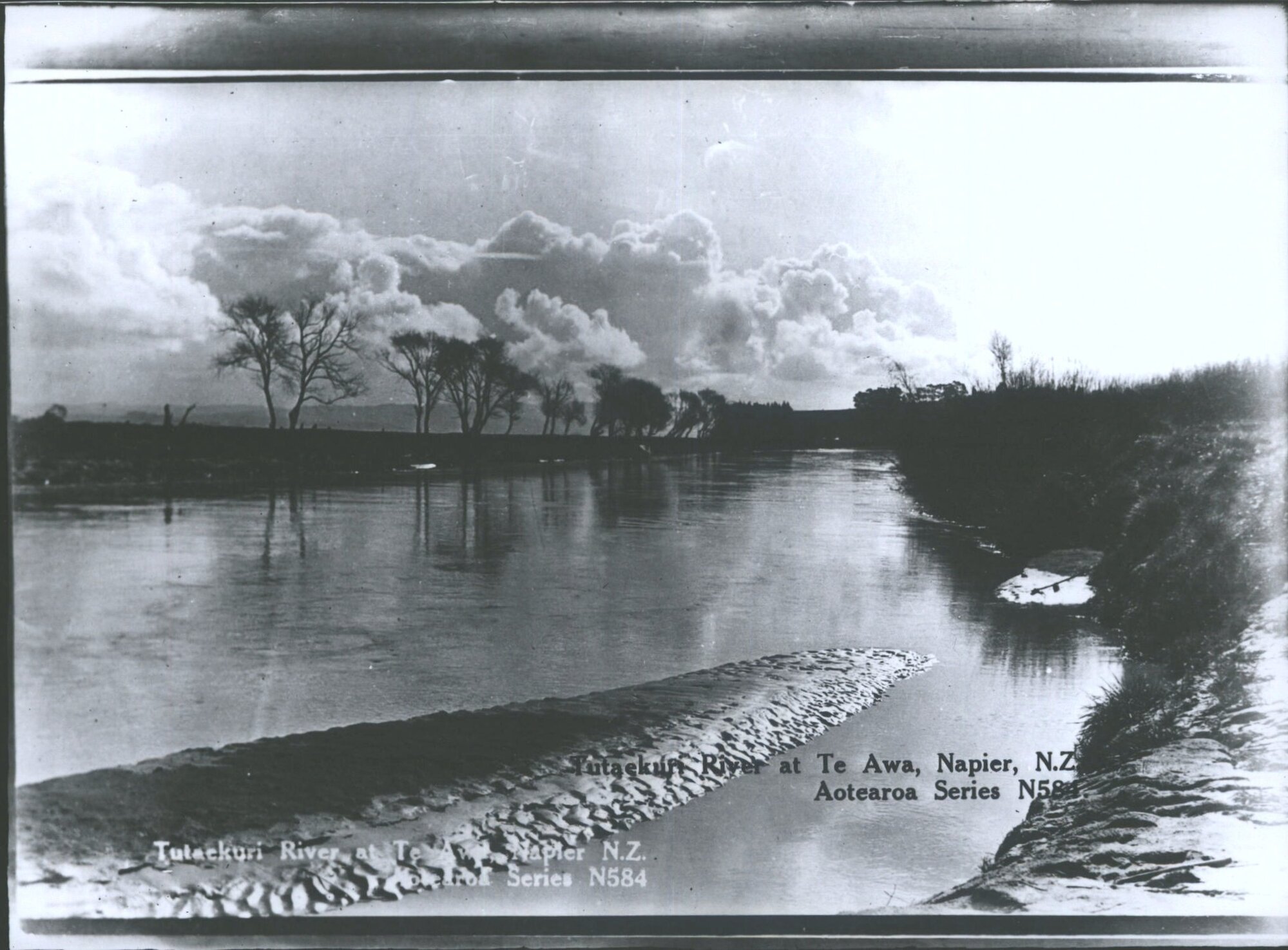 Tutaekuri River at Te Awa, Napier, N.Z.