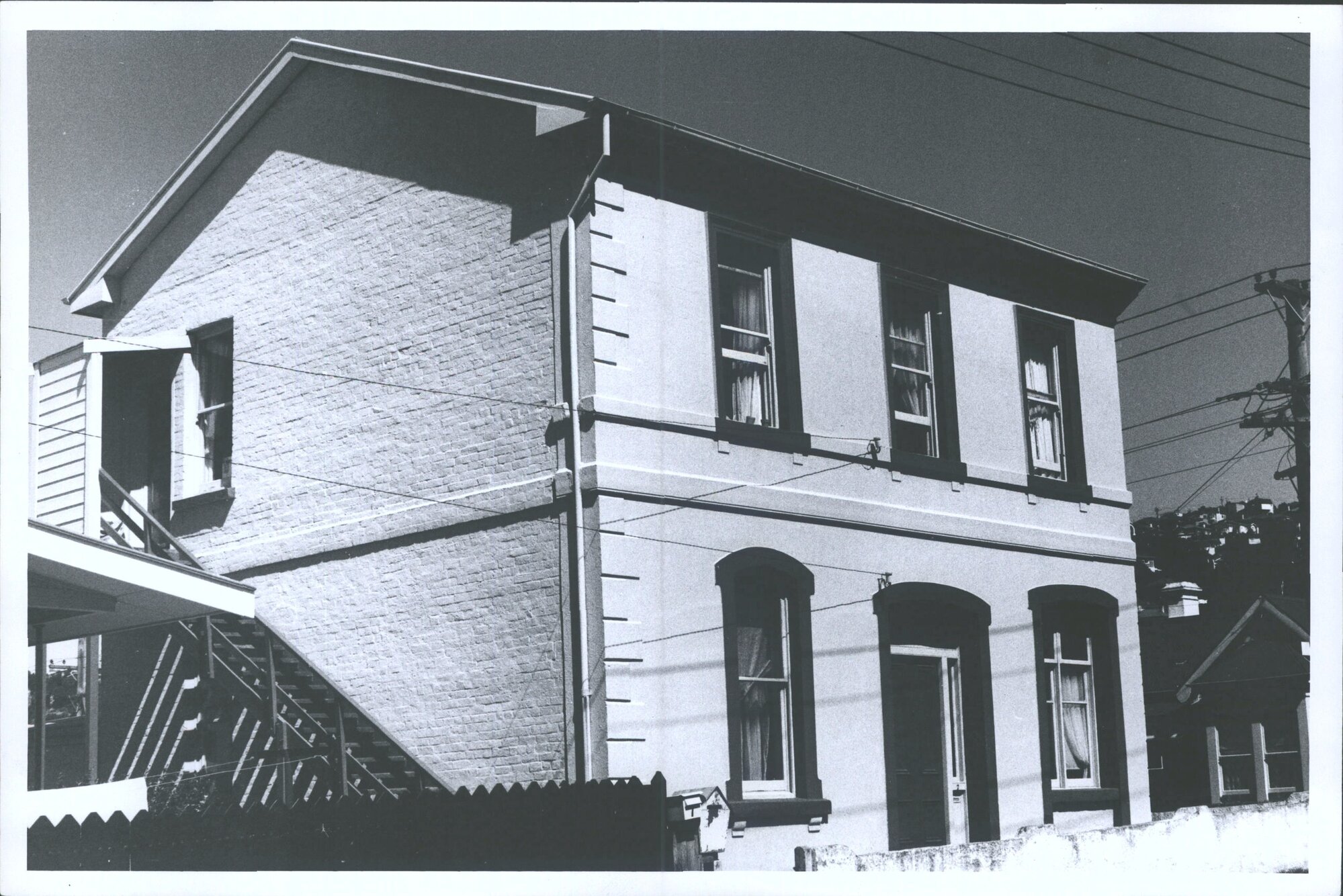 Corner of Alfred St, formerly Carlton Hotel