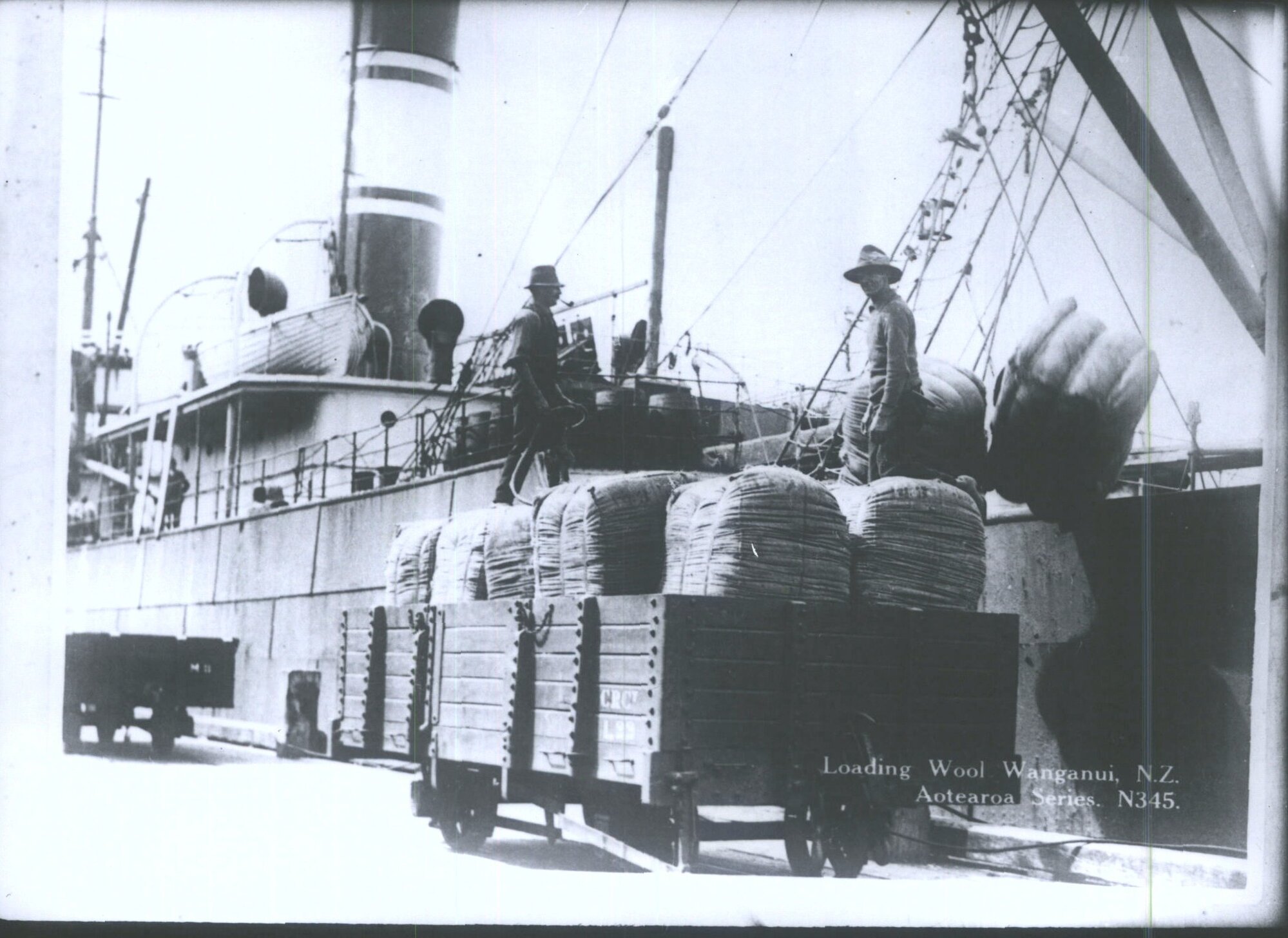 Loading Wool, Wanganui, N.Z.