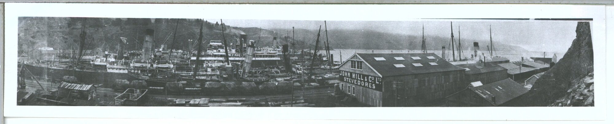 Federal line ship in background. Cornwall 10605 g Tons 1920-1949