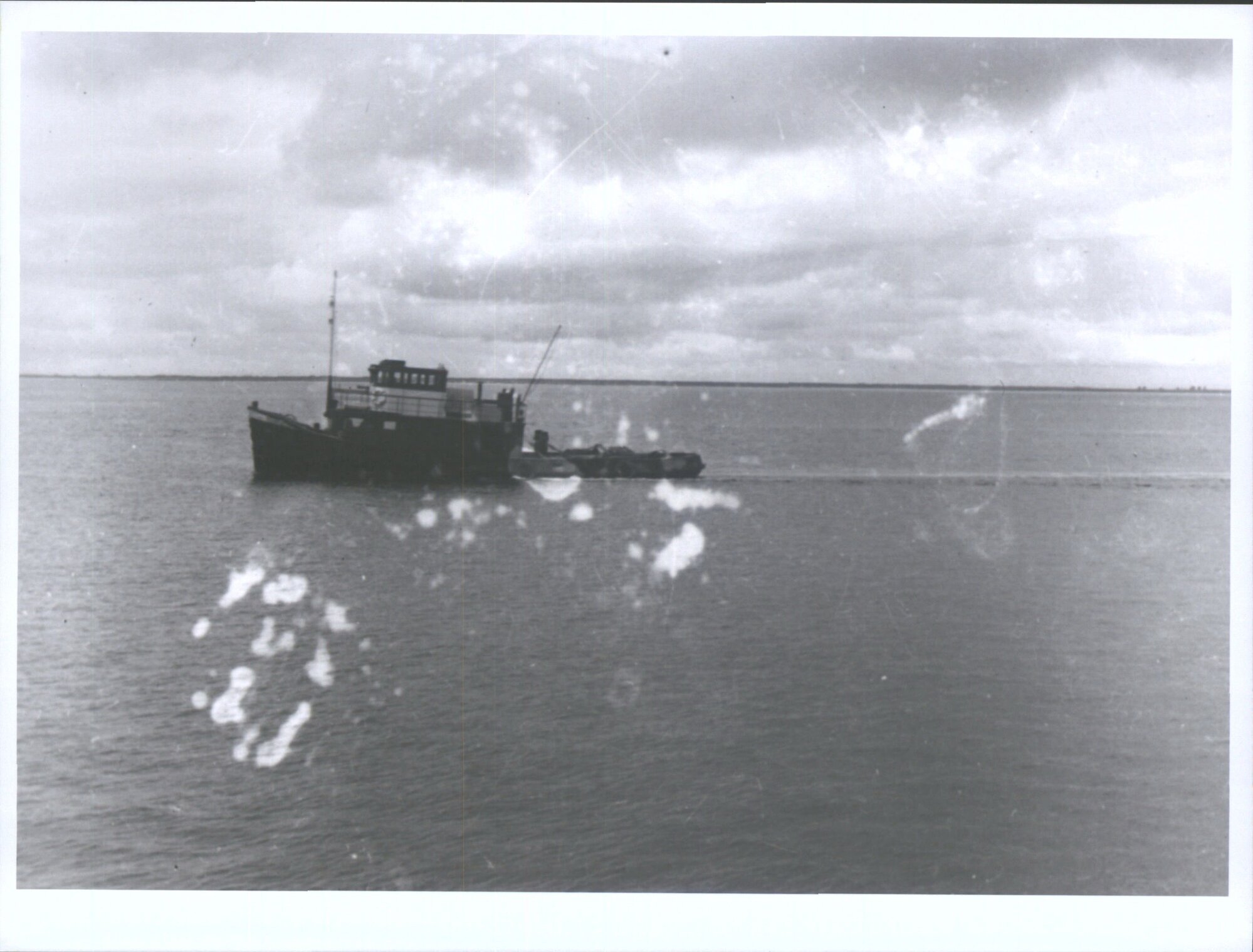 BLUFF-LEWISTINE (FRENCH TUG)