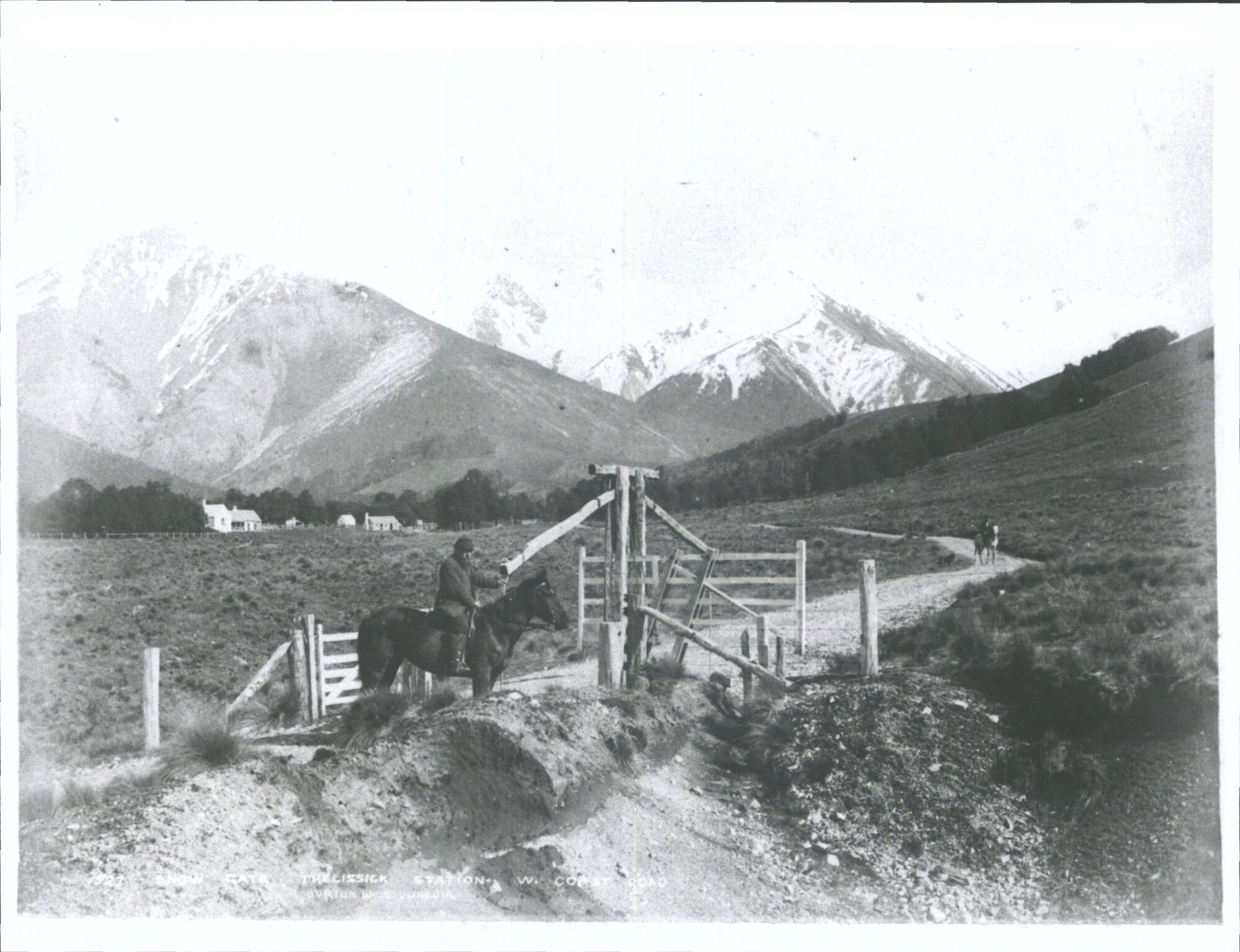 Snow Gate, Trelissick Station, West Coast Road