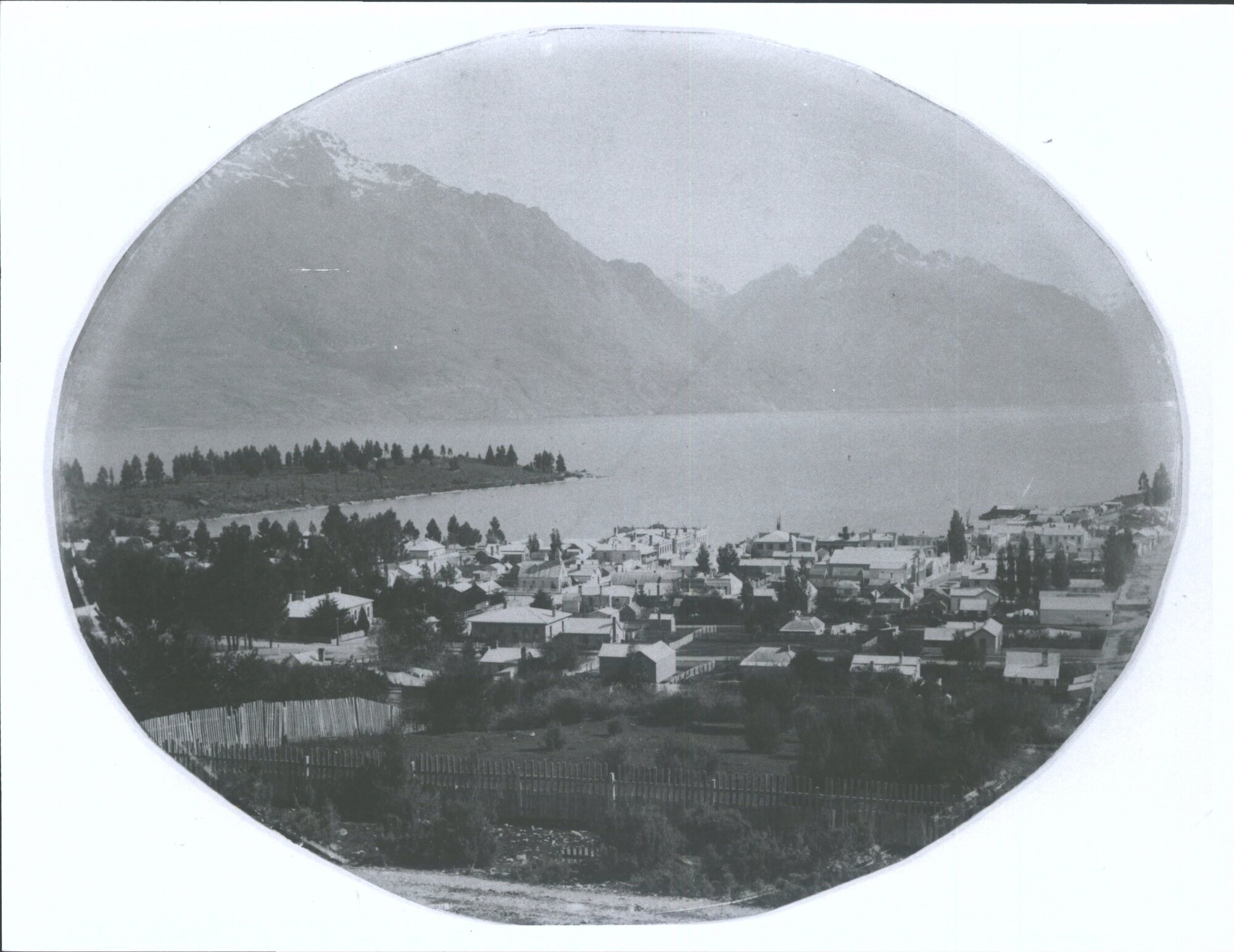 NZ Through the Camera Queenstown, Lake Wakatipu"