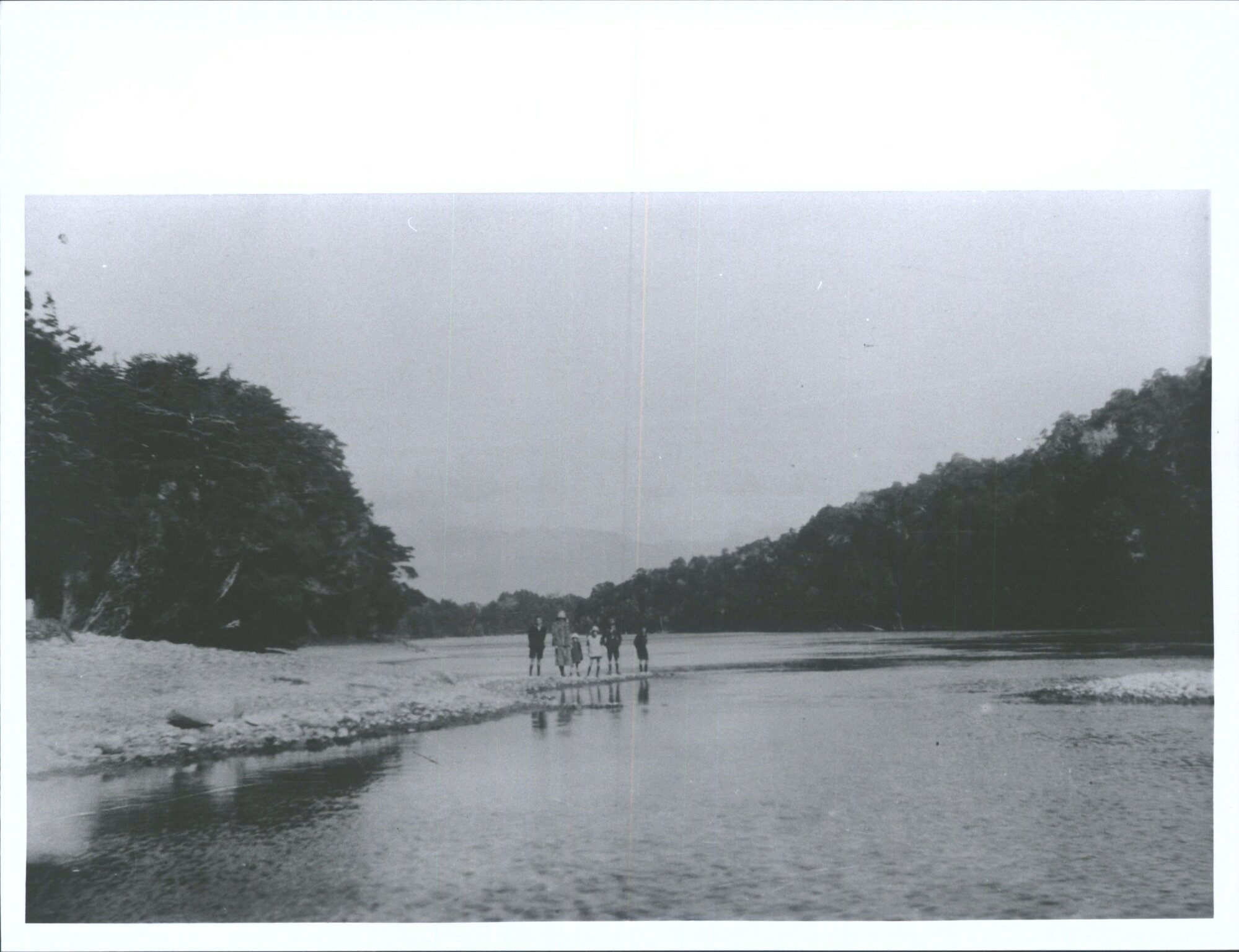 Unidentified group by the Waiau River