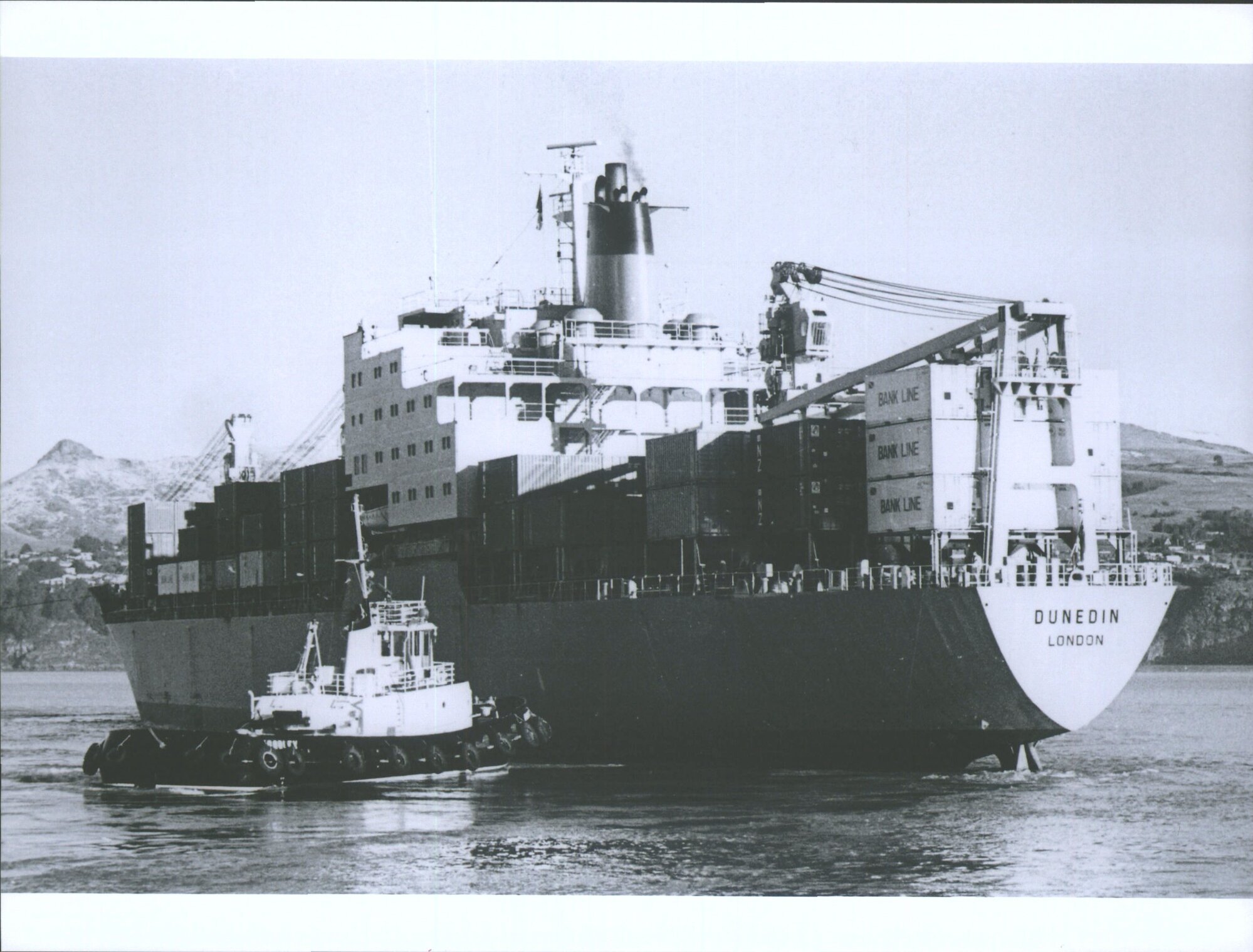 DUNEDIN (CONTAINER SHIP)