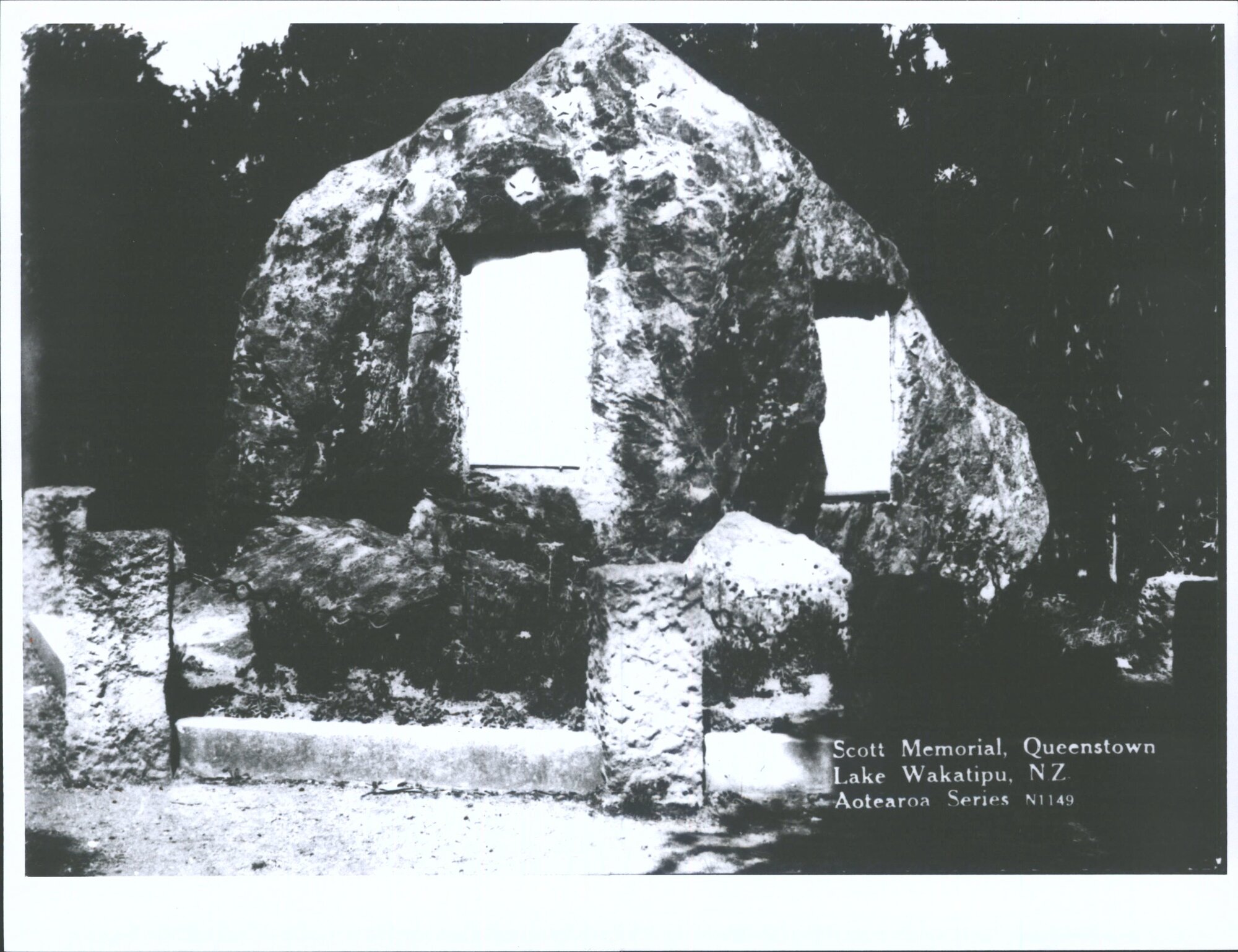 Scott Memorial, Queenstown, Lake Wakatipu, N.Z.