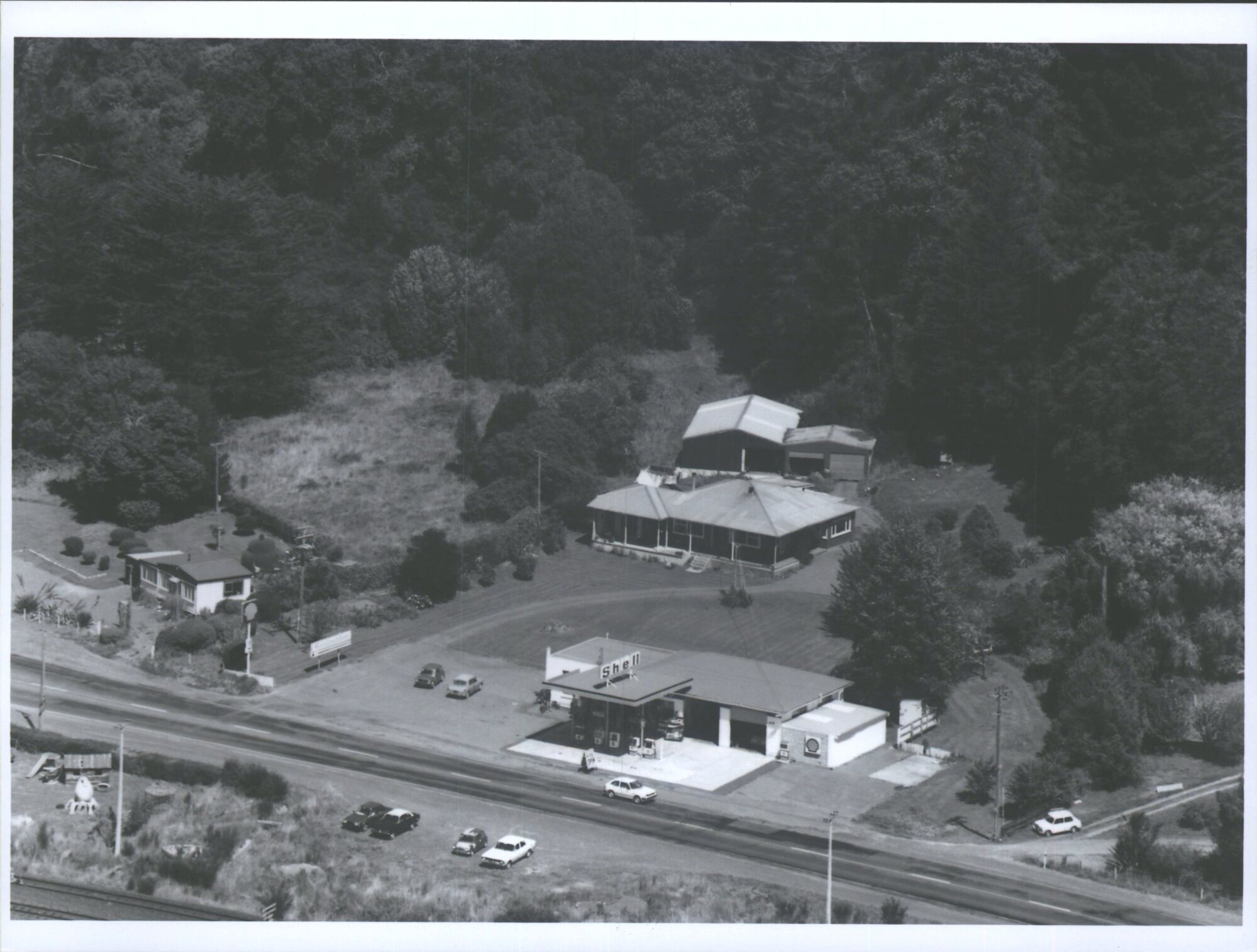 Waitati Garage (Shell)