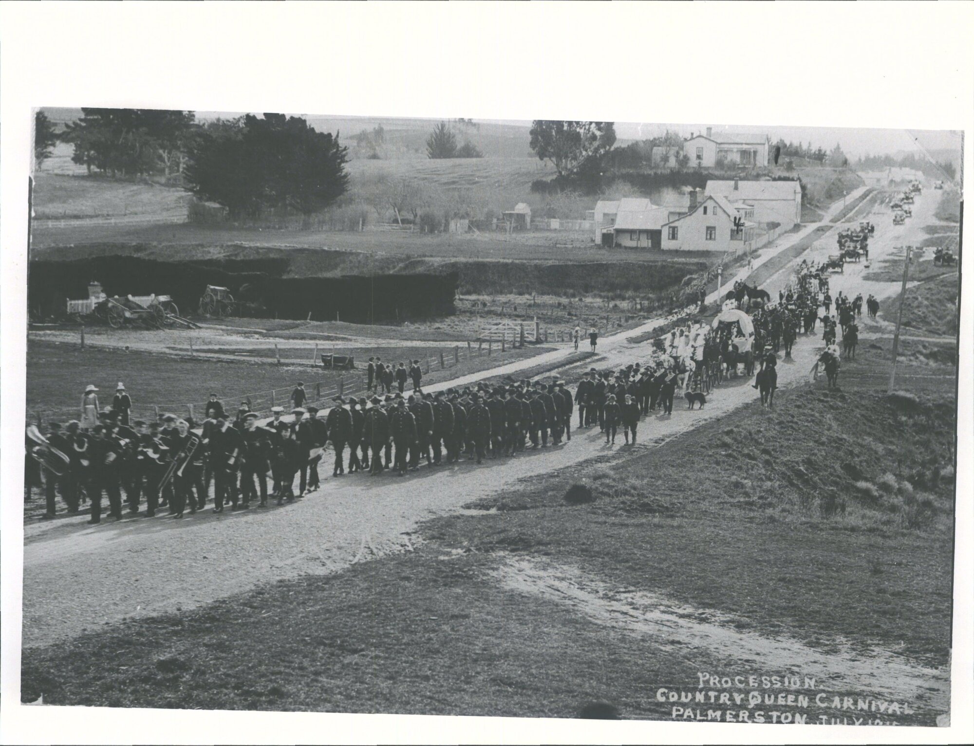 Country Queen Carnival procession