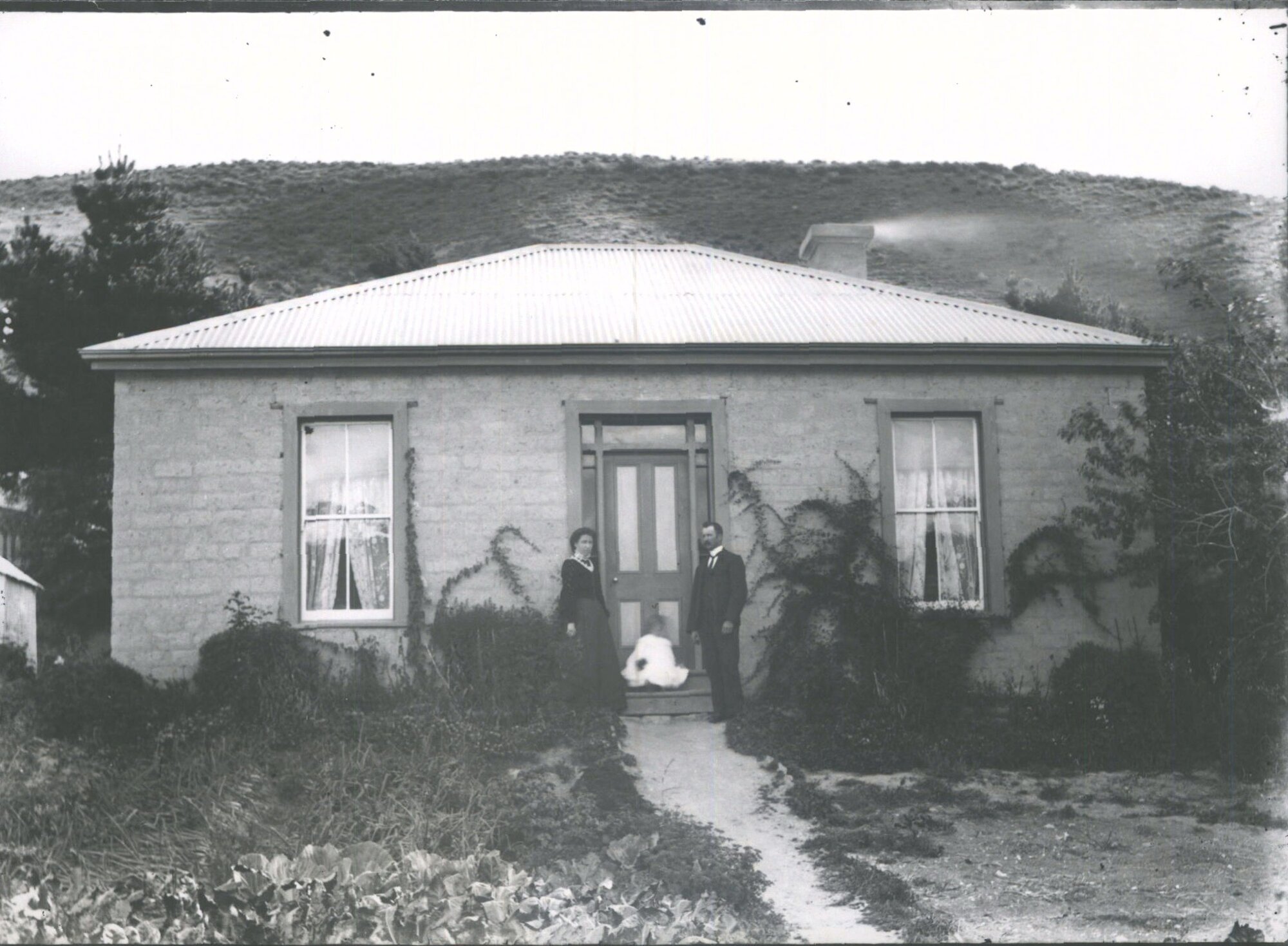 Doris &amp; Cecil McConnochie?