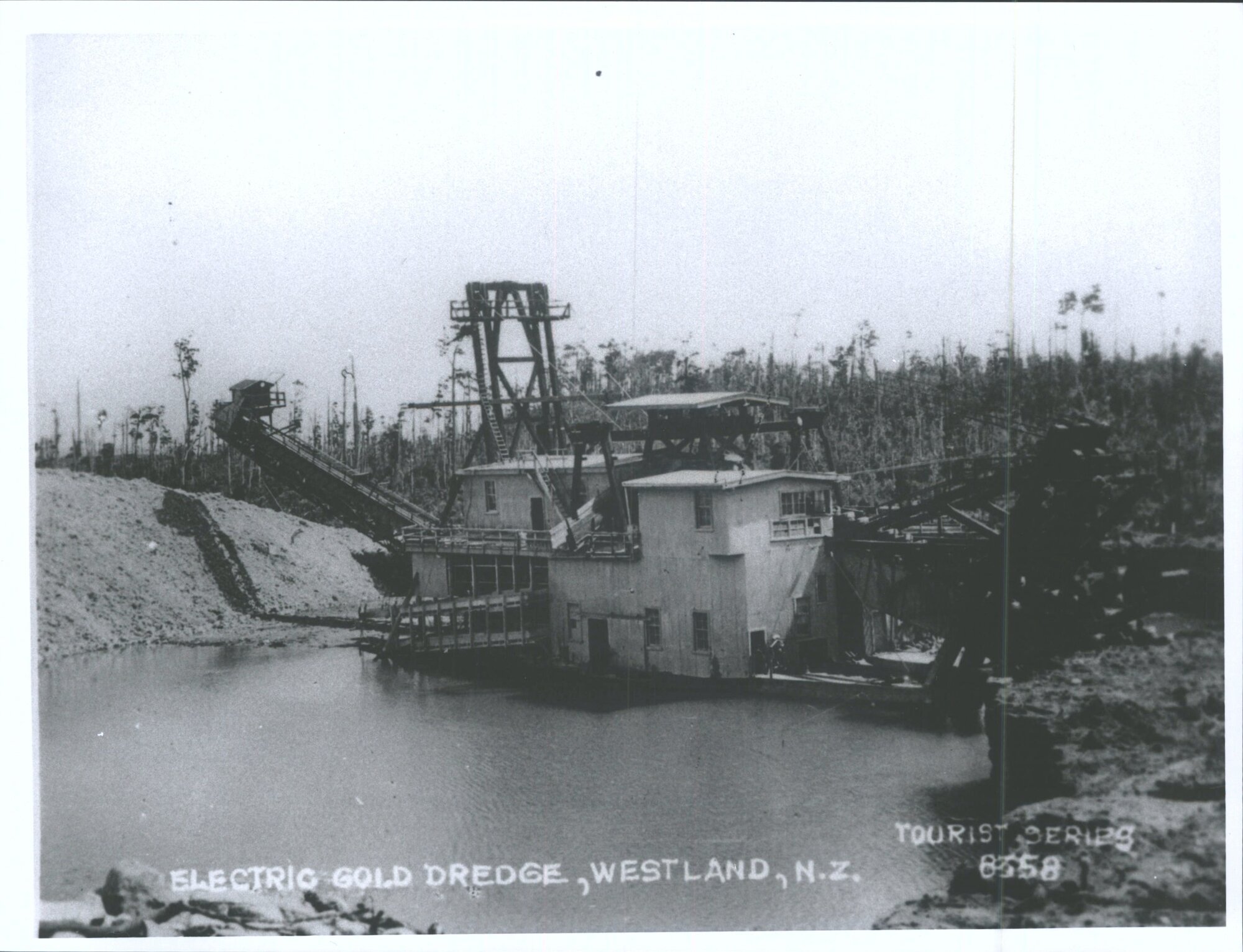 Electric Gold Dredge, Westland, N.Z.