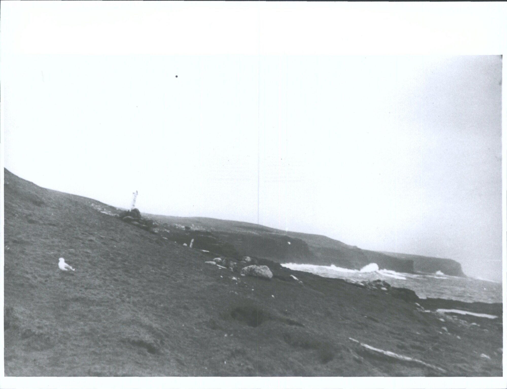 Wreckage site of graves of victims of "Derry Castle" shipwreck