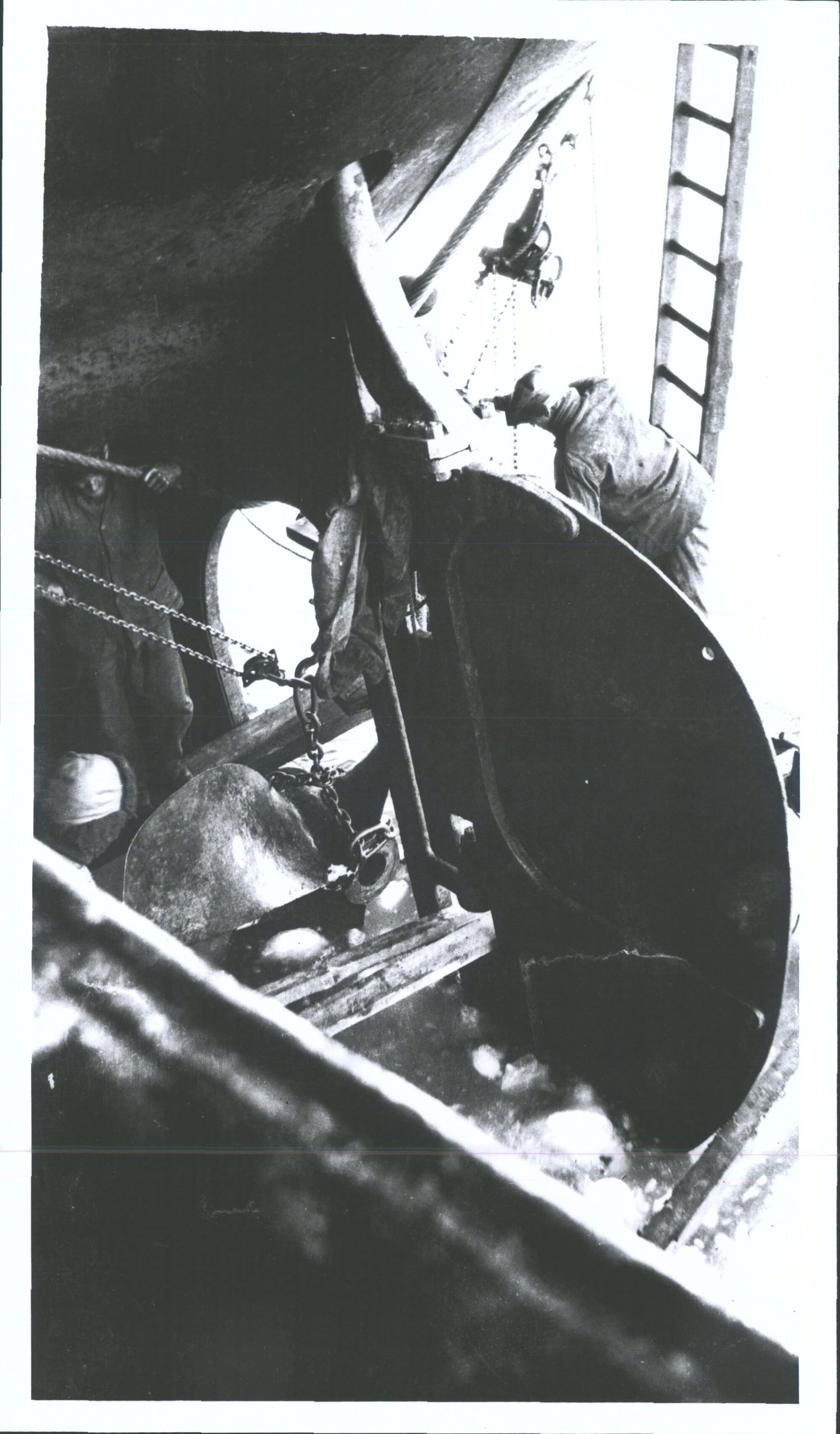 Clearing ice from the rudder