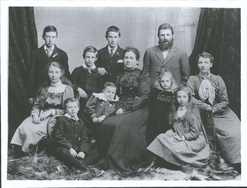 Millar Family, Ingll  (of A. C. Millar Ltd; Bakers)