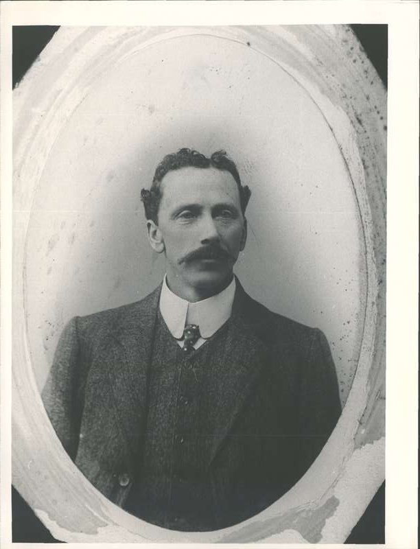 Molony, N.J. N.Z. Railway Guard