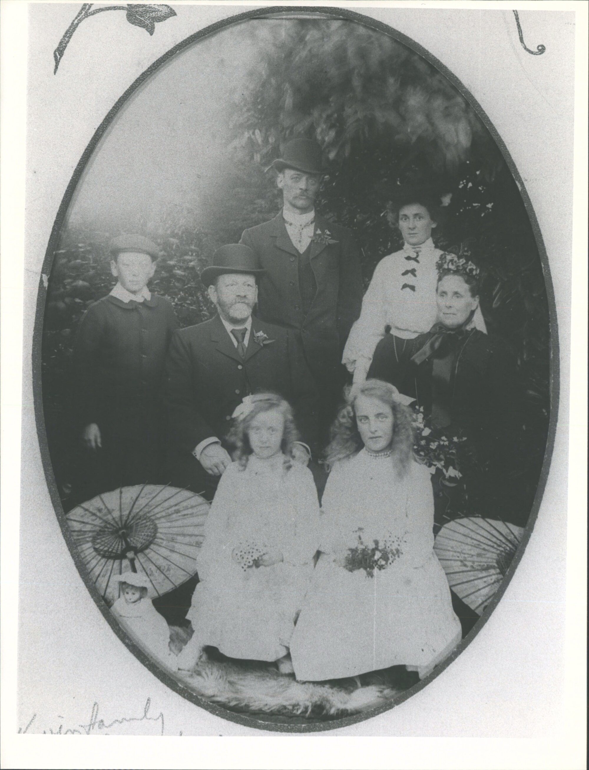 NIVEN Family with Grandma &amp; Grandfather Scott