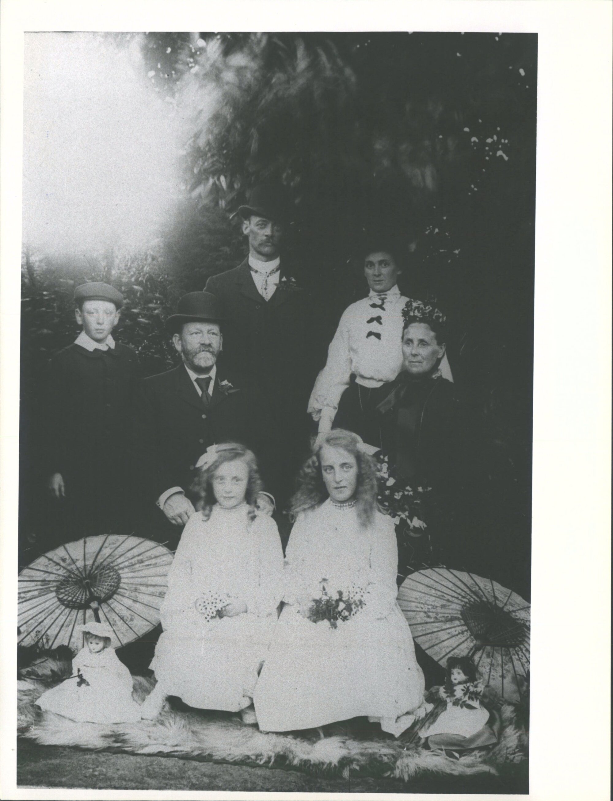 NIVEN. Grandma &amp; Grandfather Scott, Aunty Annie &amp; Uncle Jim Niven, Ivy, Hazel &amp; Jim