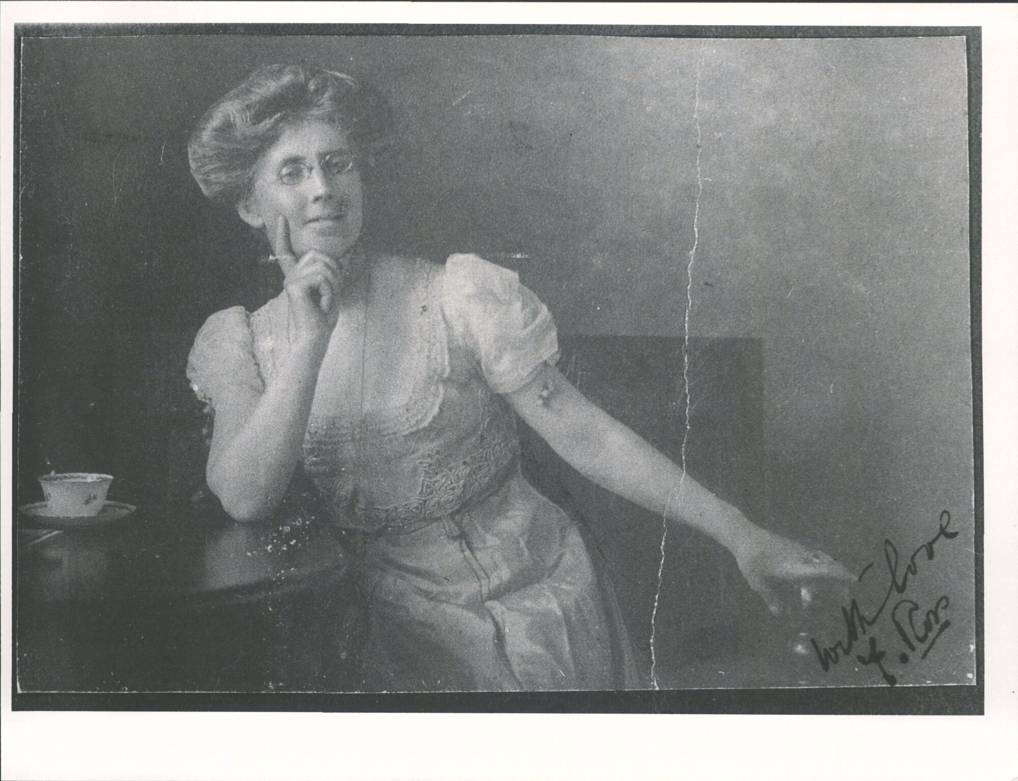 ROSS, Forest (Bessie) wife of Malcolm