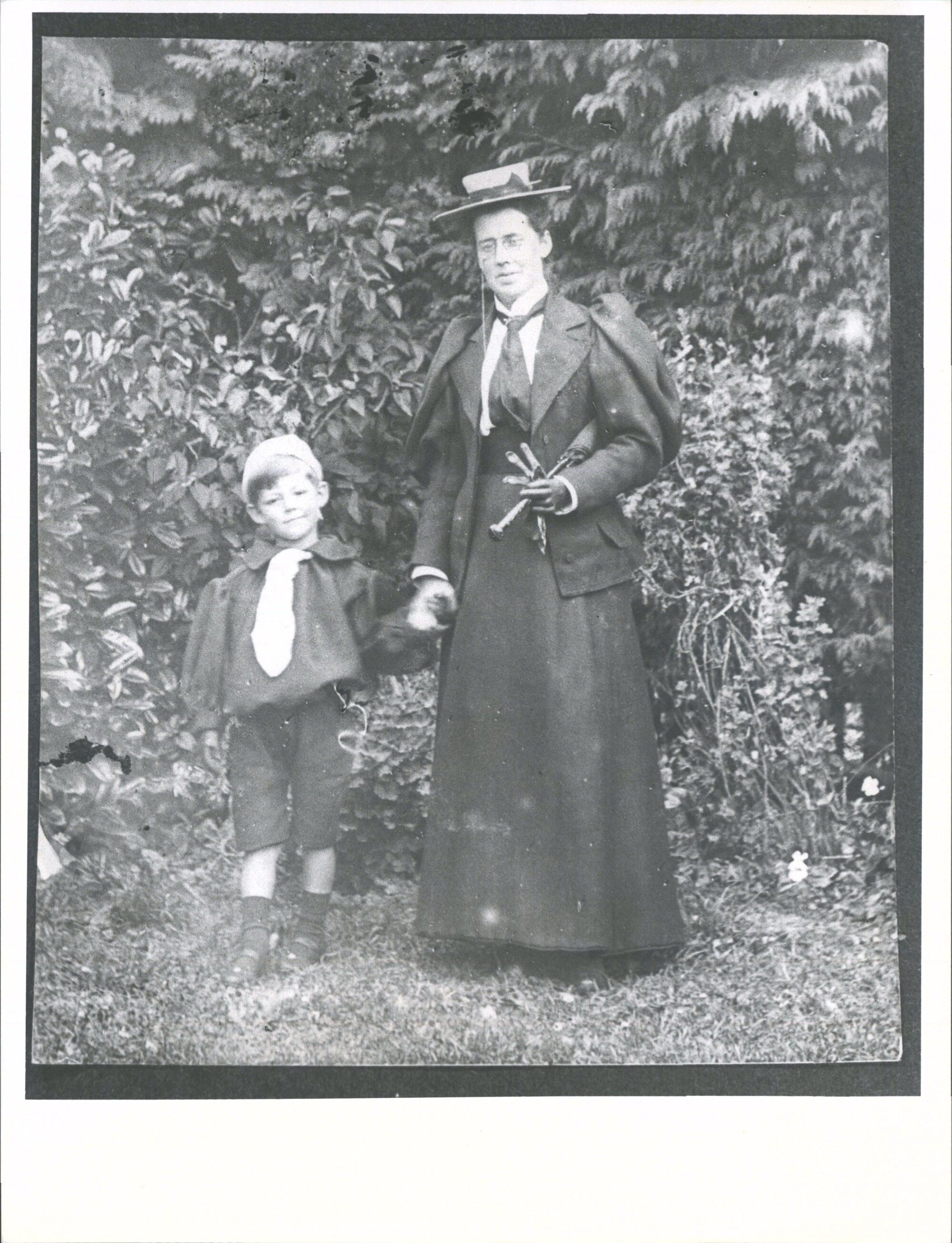 ROSS, (Bessie) &amp; son Noel