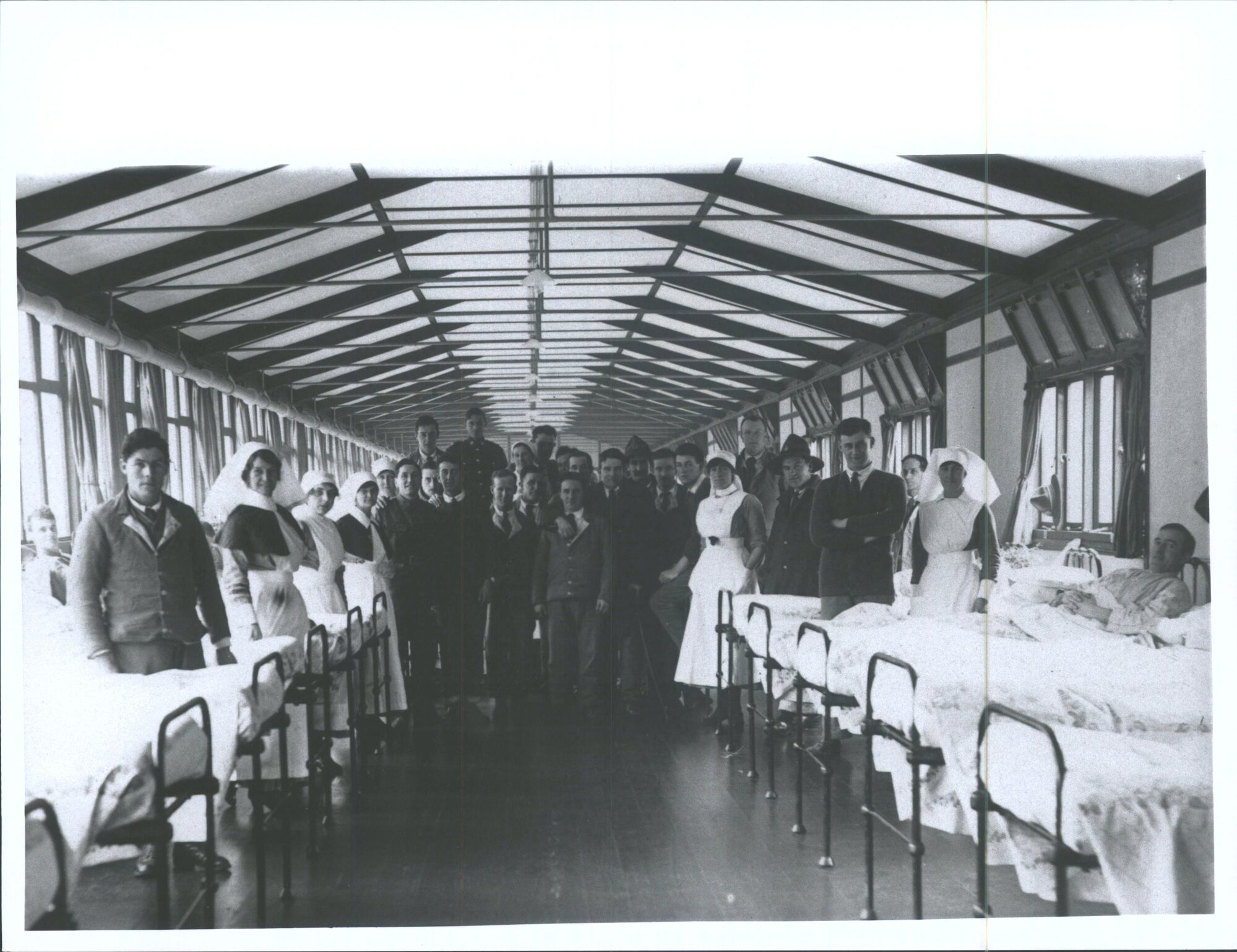 NZ. General Hospital, Walton on Thames, Ward 10.