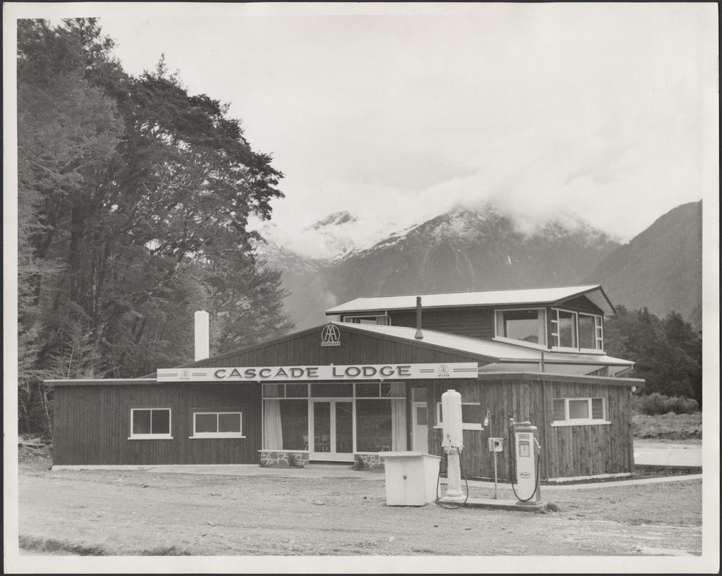 Cascade Lodge, Cascade Creek, on the Milford Road